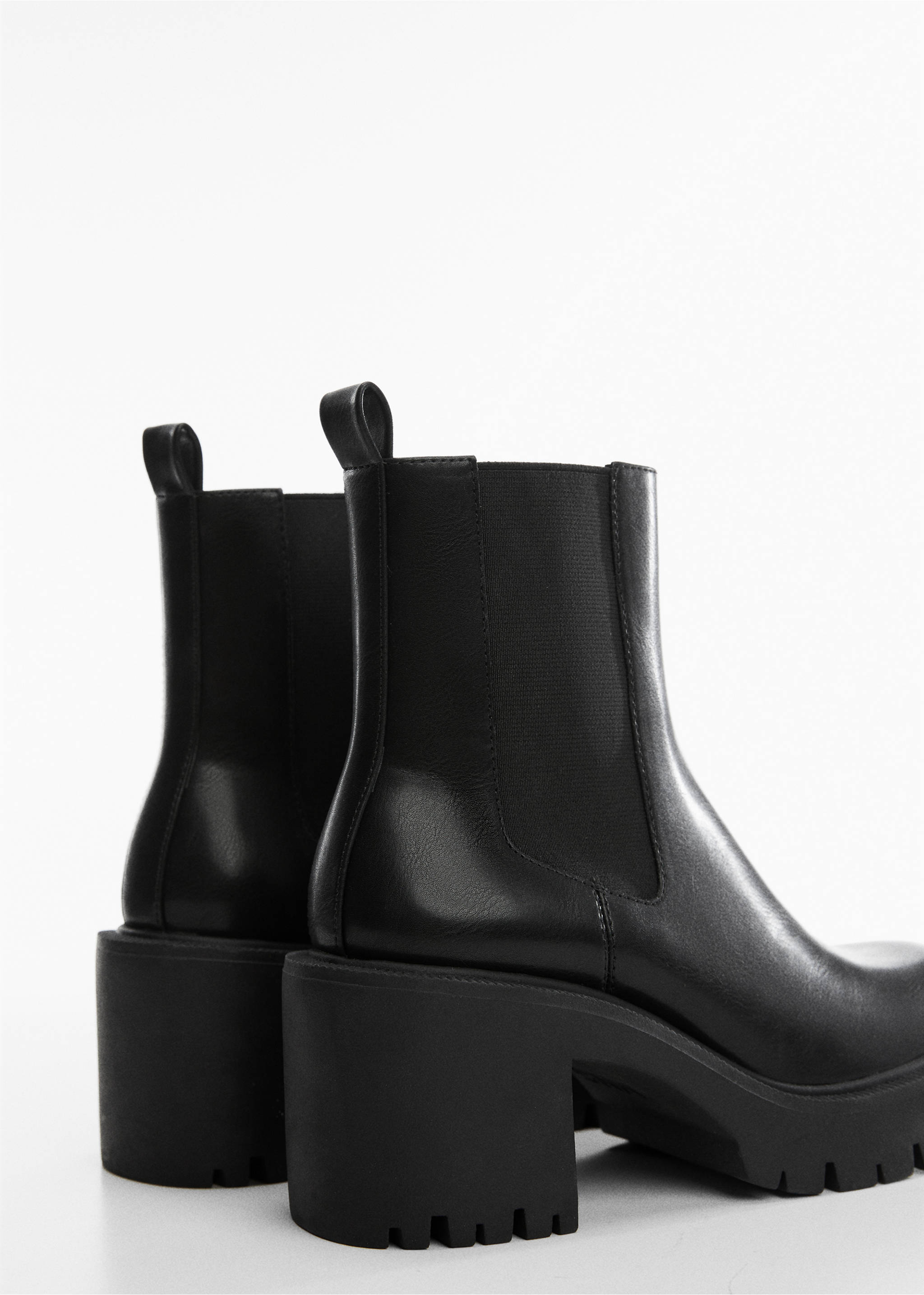 Track sole Chelsea boots - Details of the article 1, Black. Ref: 57087723-00.