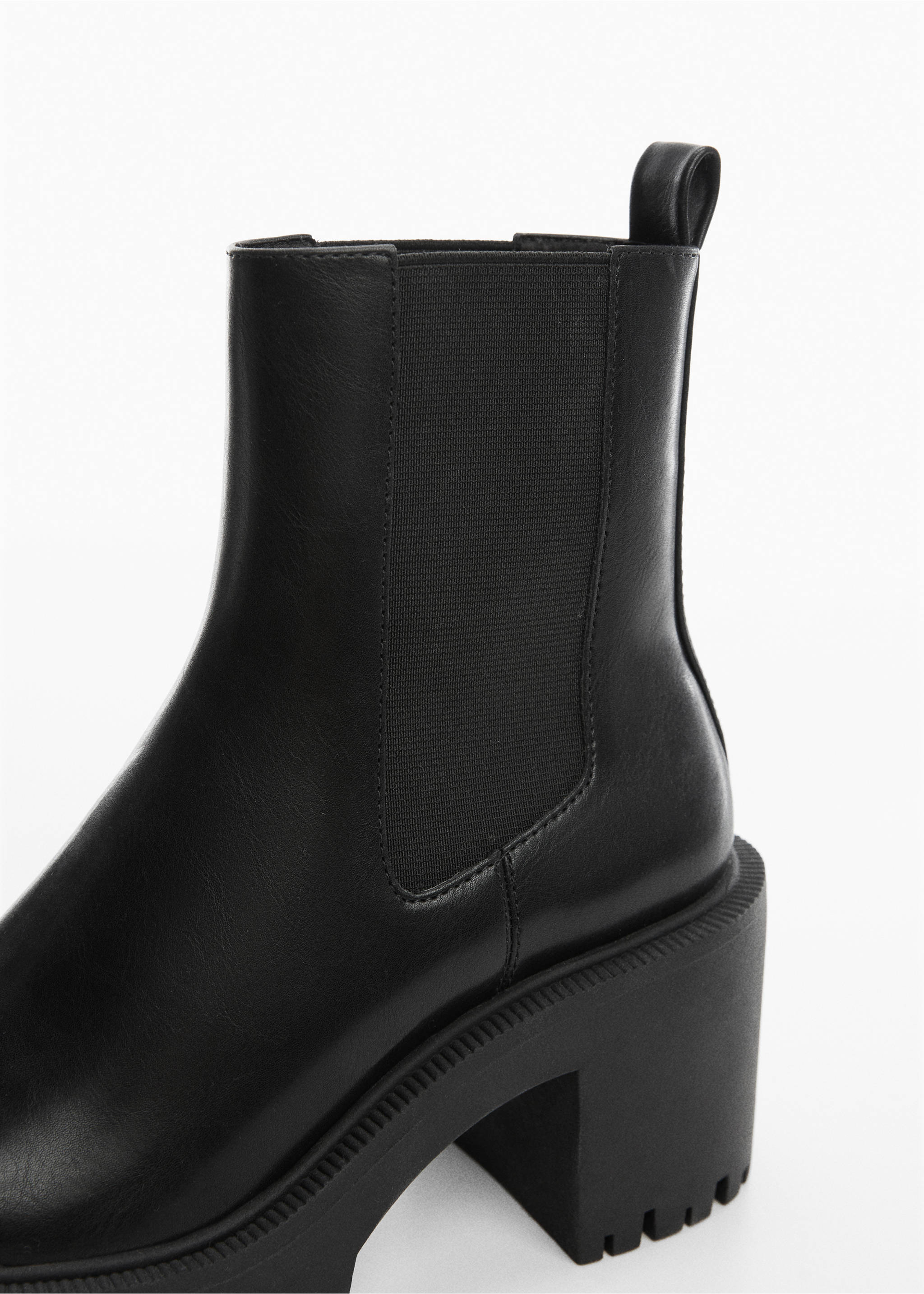 Track sole Chelsea boots - Details of the article 2, Black. Ref: 57087723-00.