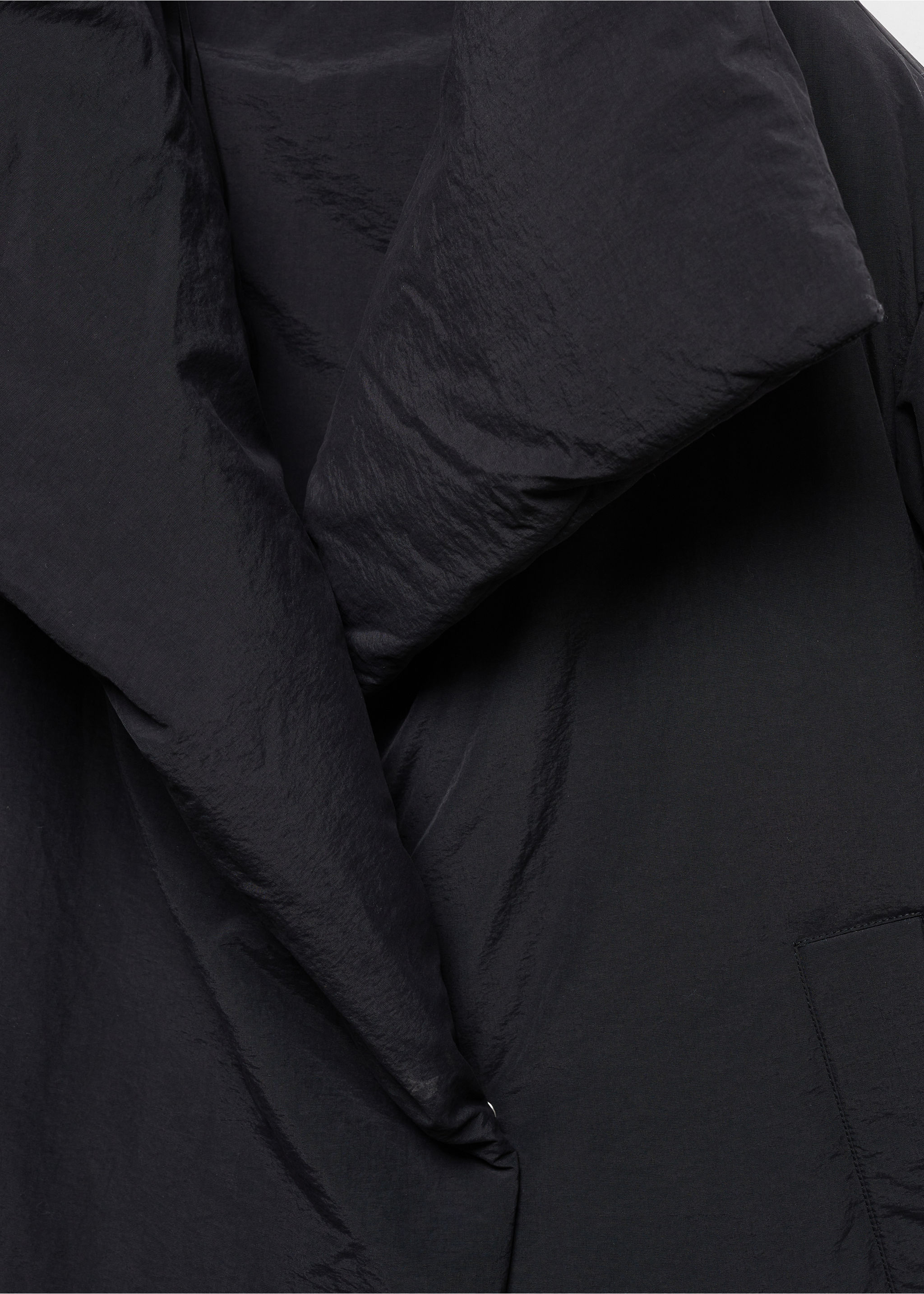 Short oversized padded anorak - Details of the article 8