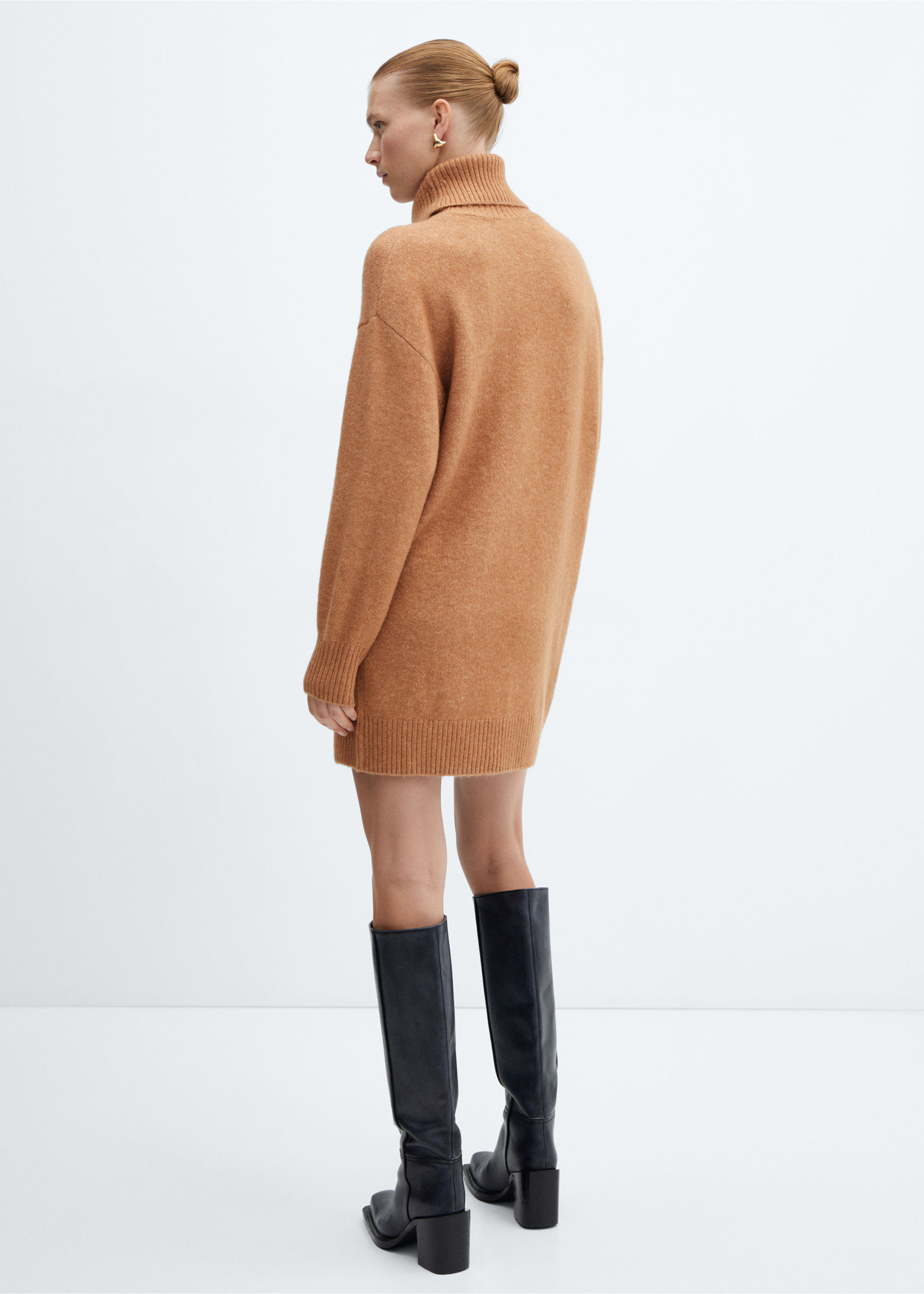 Turtle neck knit dress - Reverse of the article