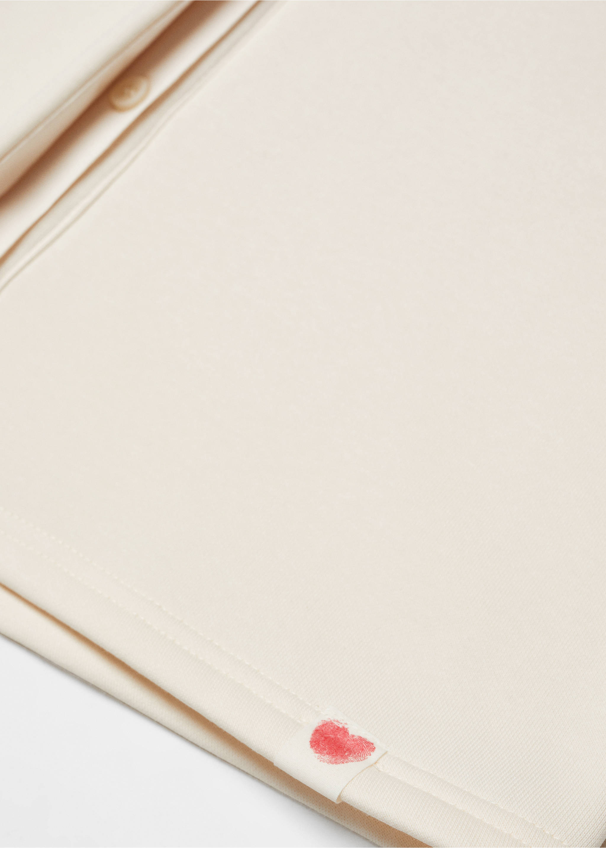 Solidarity buttoned sweatshirt - Details of the article 8, Ecru. Ref: 57087756-00.