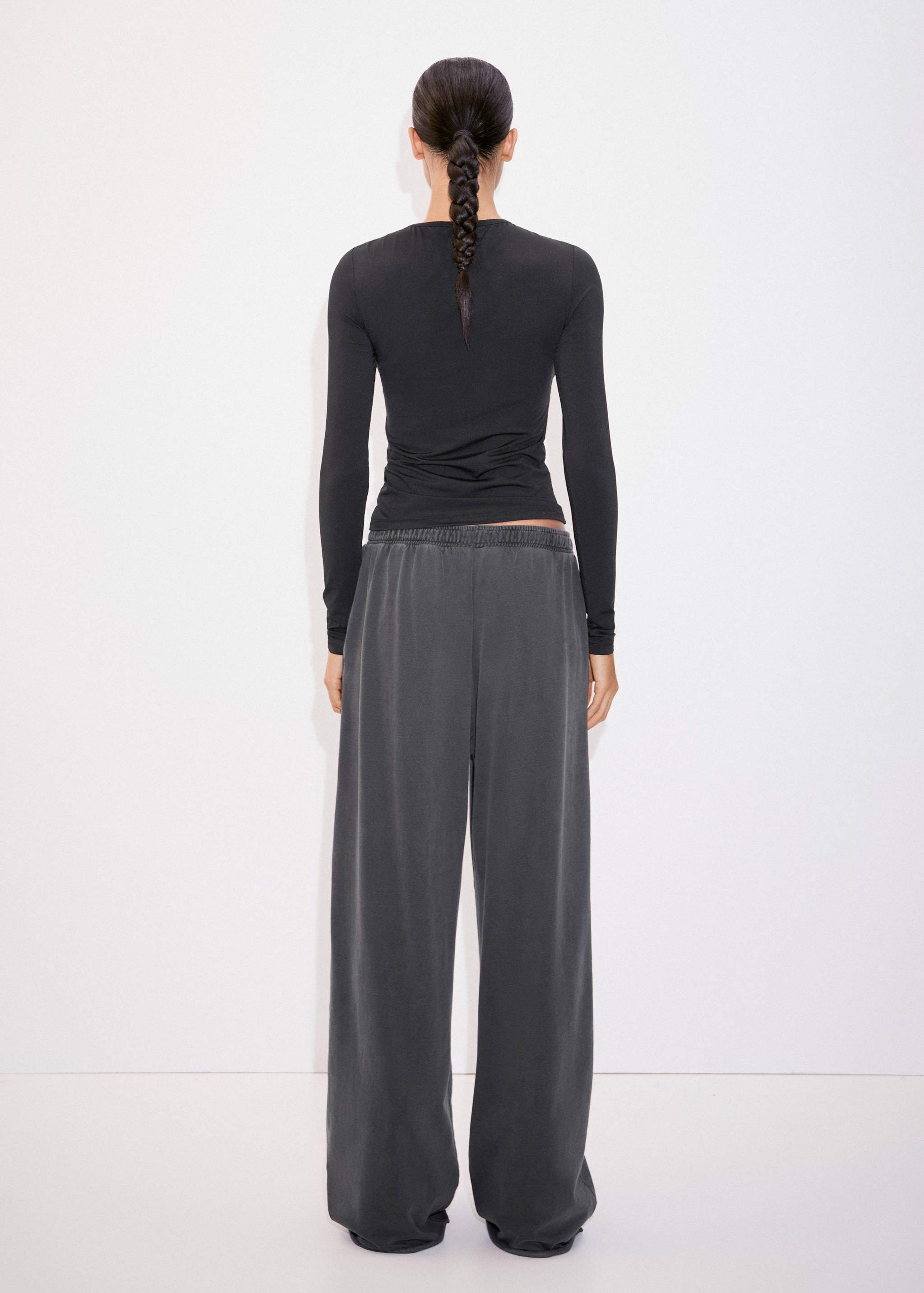 Rounded neck t-shirt - Reverse of the article