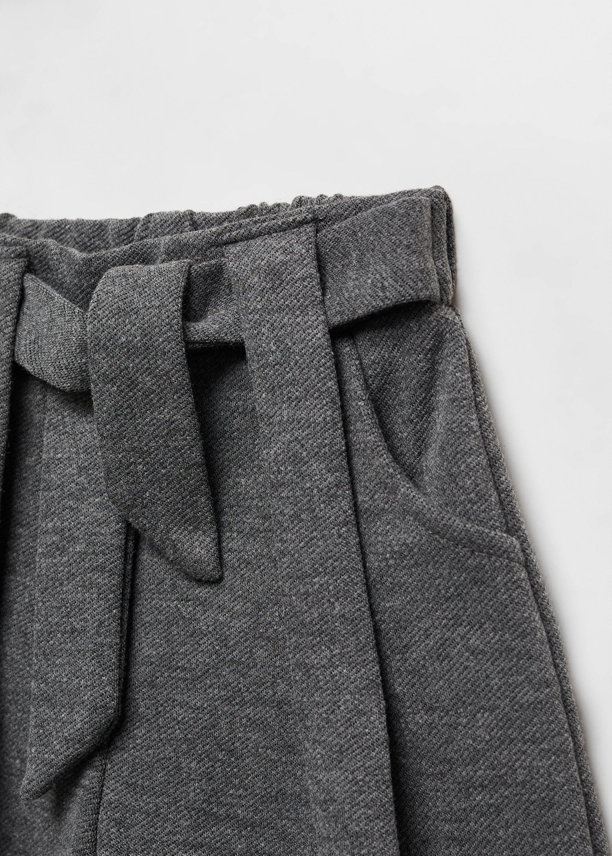Paperbag trousers with belt - Details of the article 8