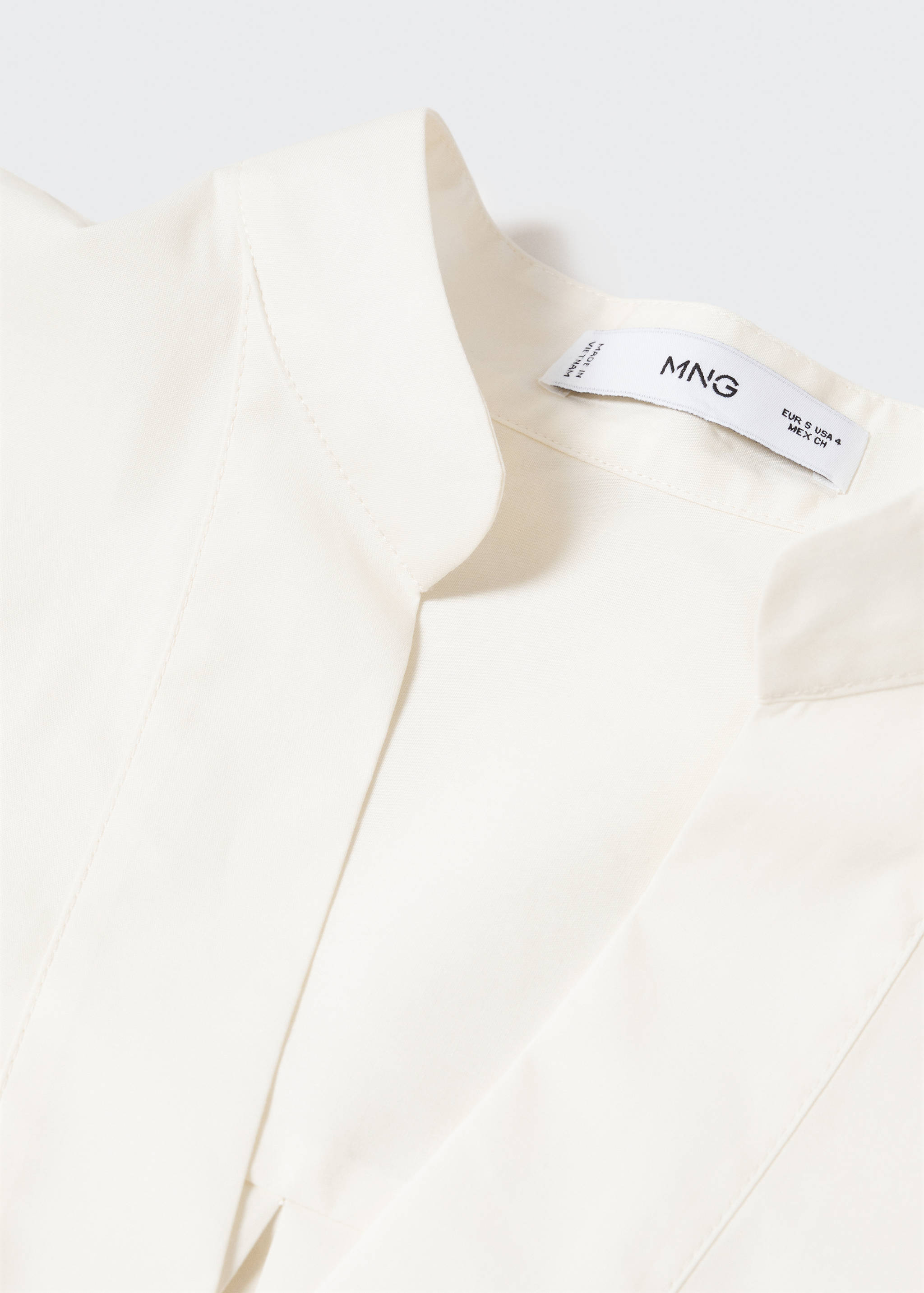 Oversized-Bluse mit V-Ausschnitt - Detail des Artikels 8