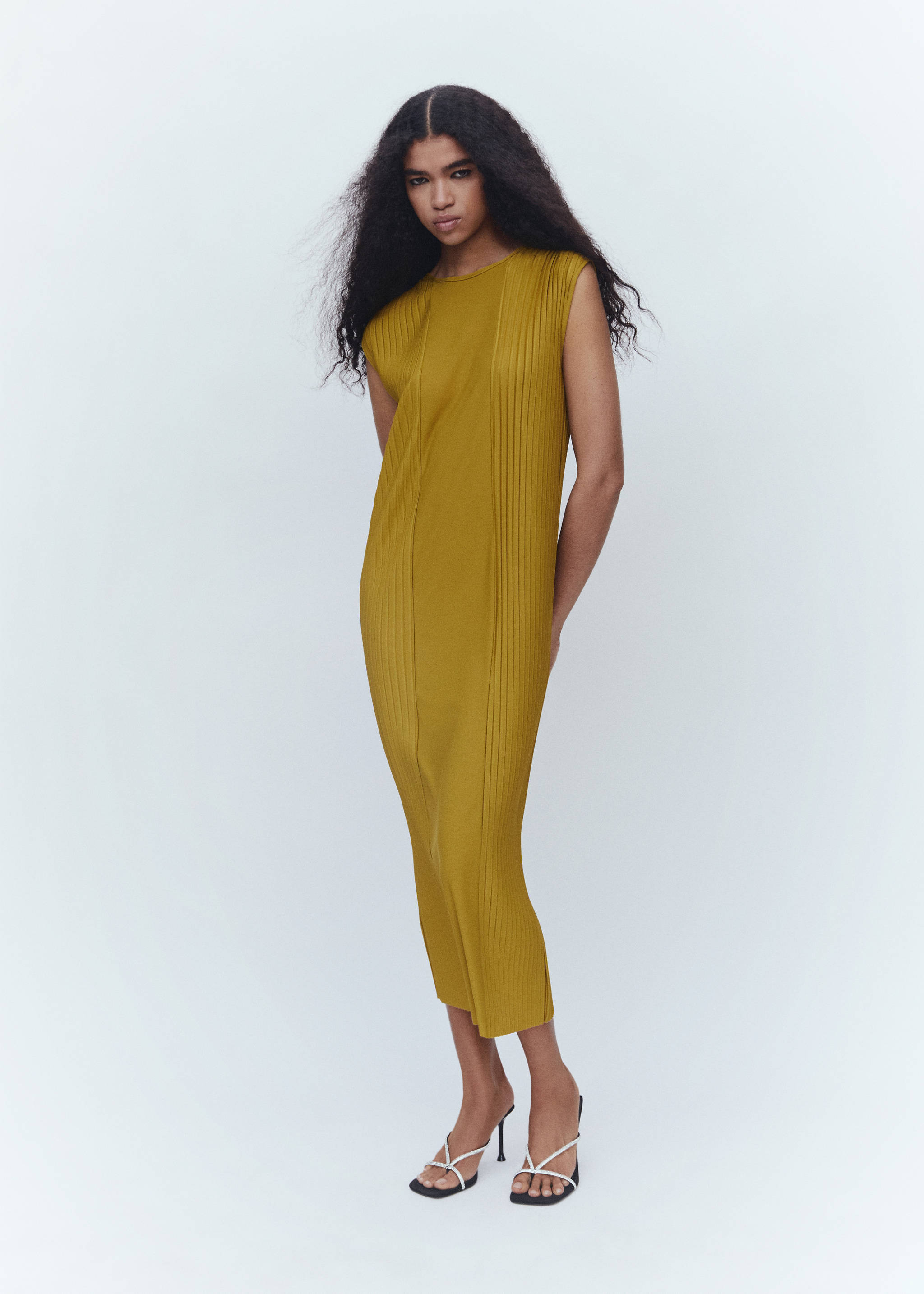 Pleated detail dress - Details of the article 6