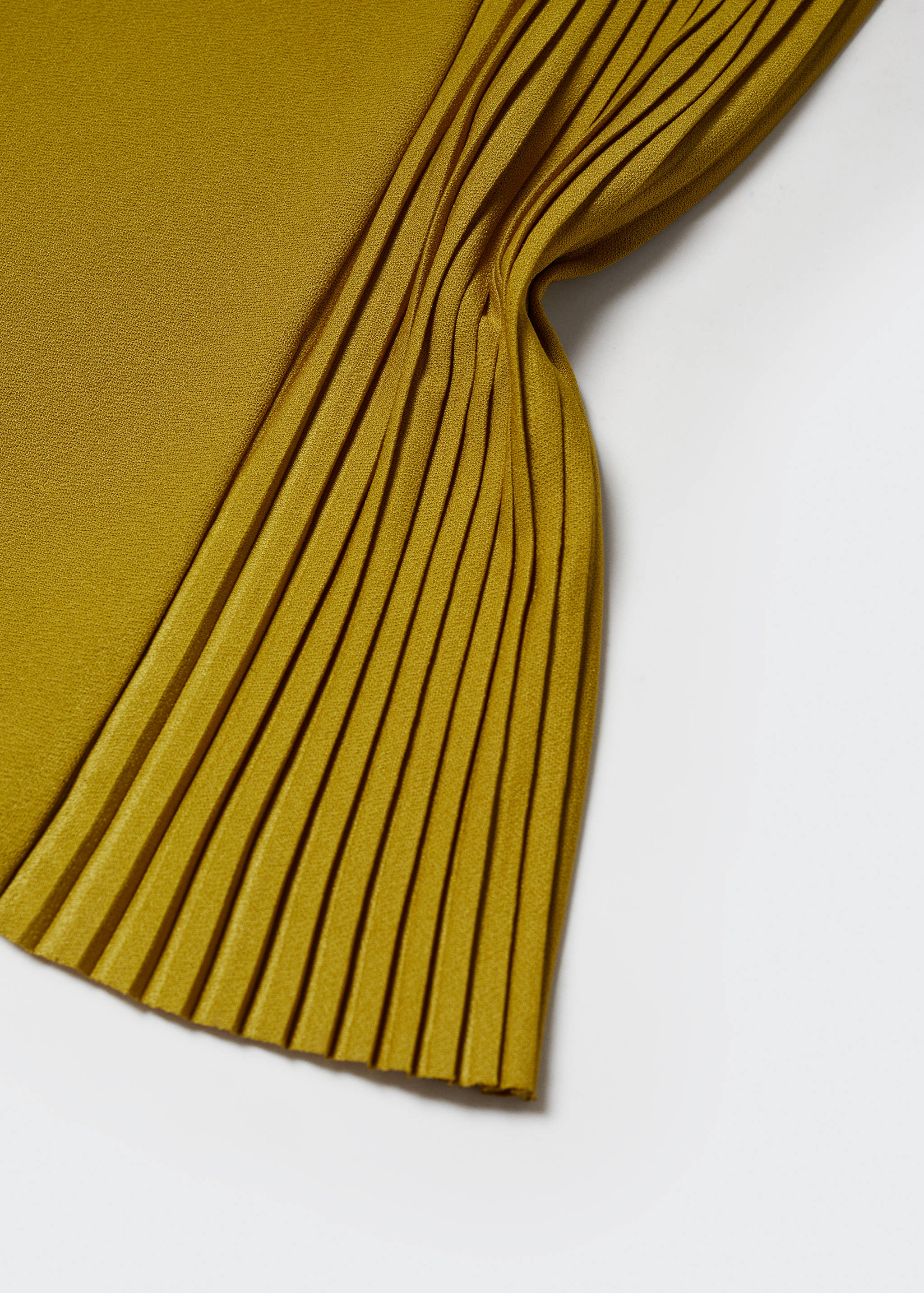 Pleated detail dress - Details of the article 8