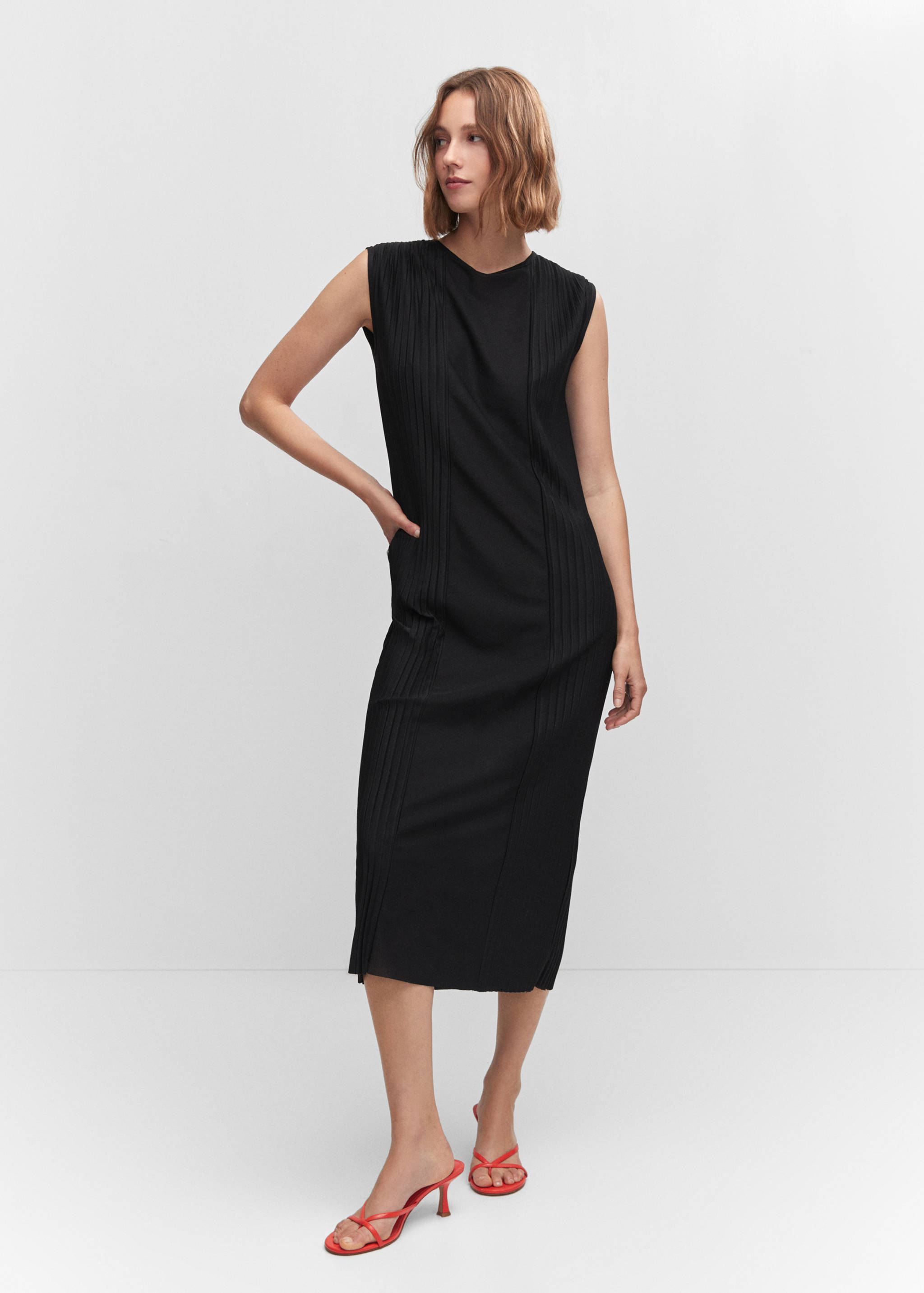 Pleated detail dress - General plane