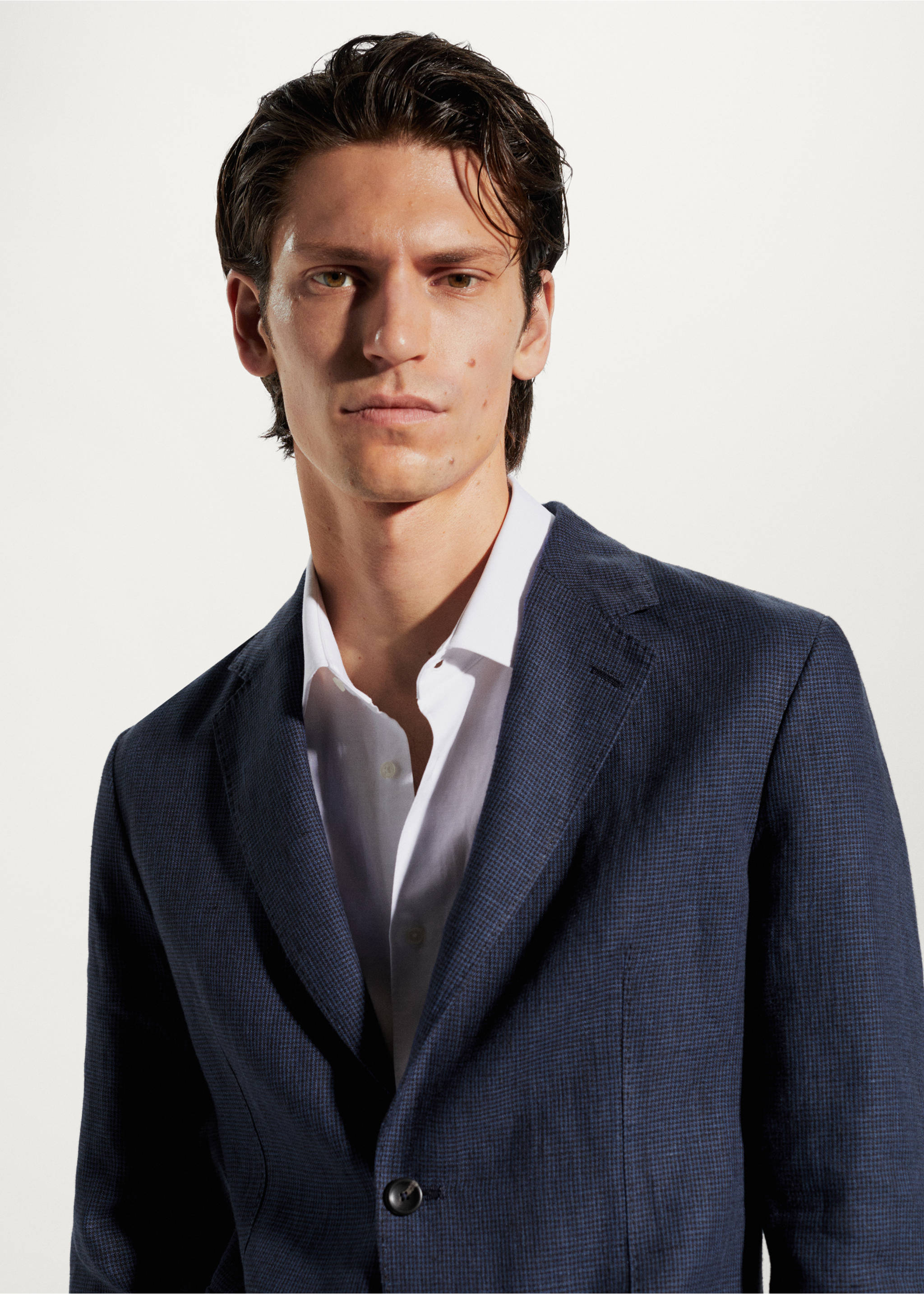 100% linen micro-houndstooth jacket - Details of the article 1, Navy. Ref: 57092509-00.