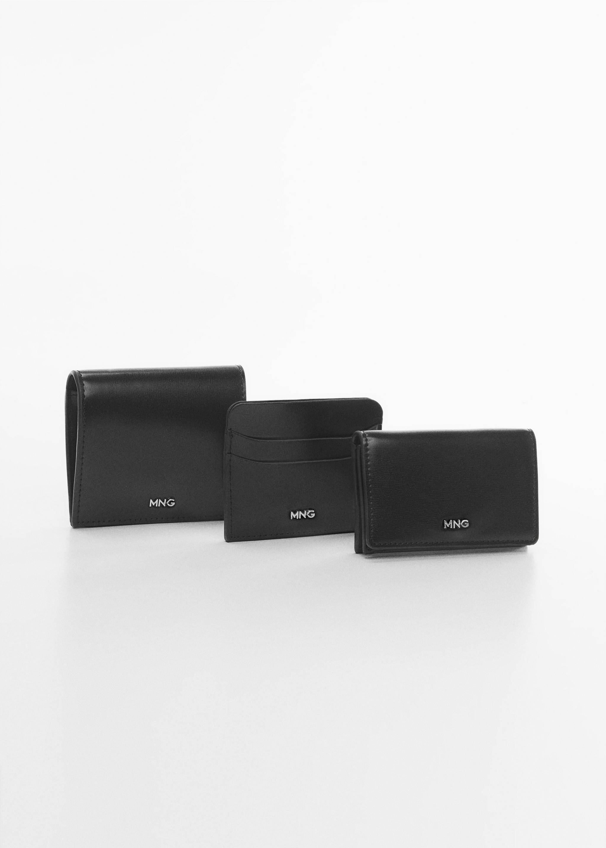 Cardholder with embossed logo - Details of the article 1