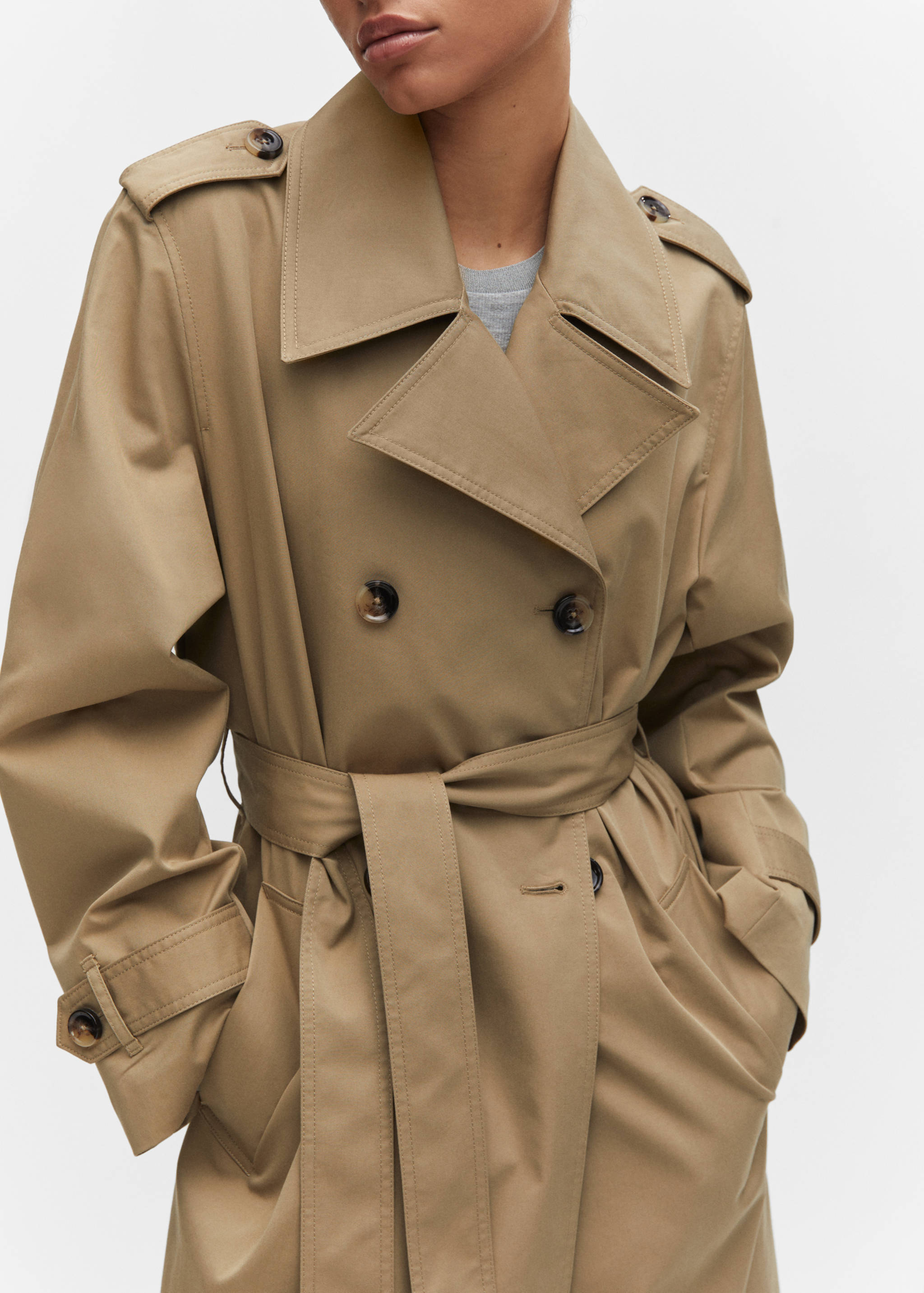 Double-breasted trench coat - Details of the article 3