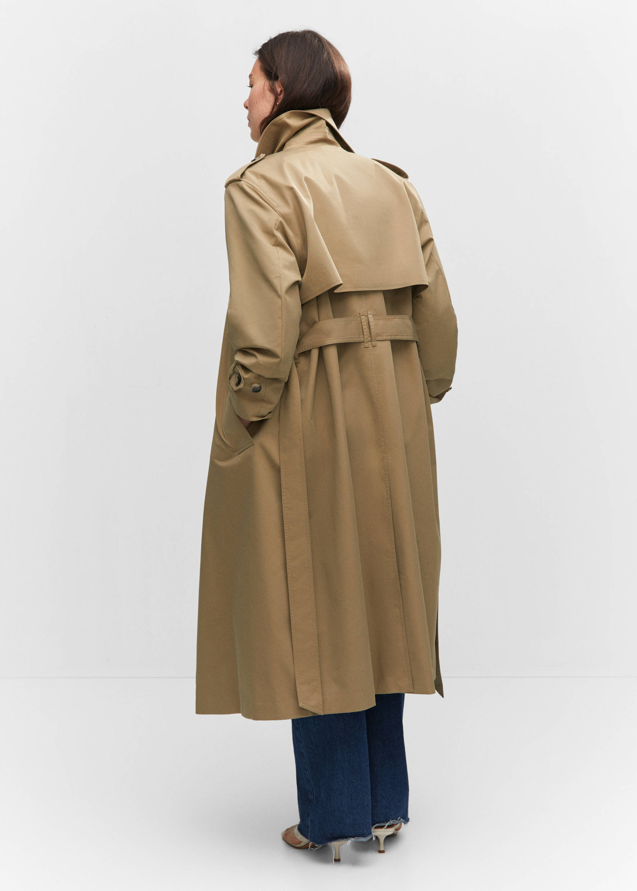 Double-breasted trench coat - Details of the article 4
