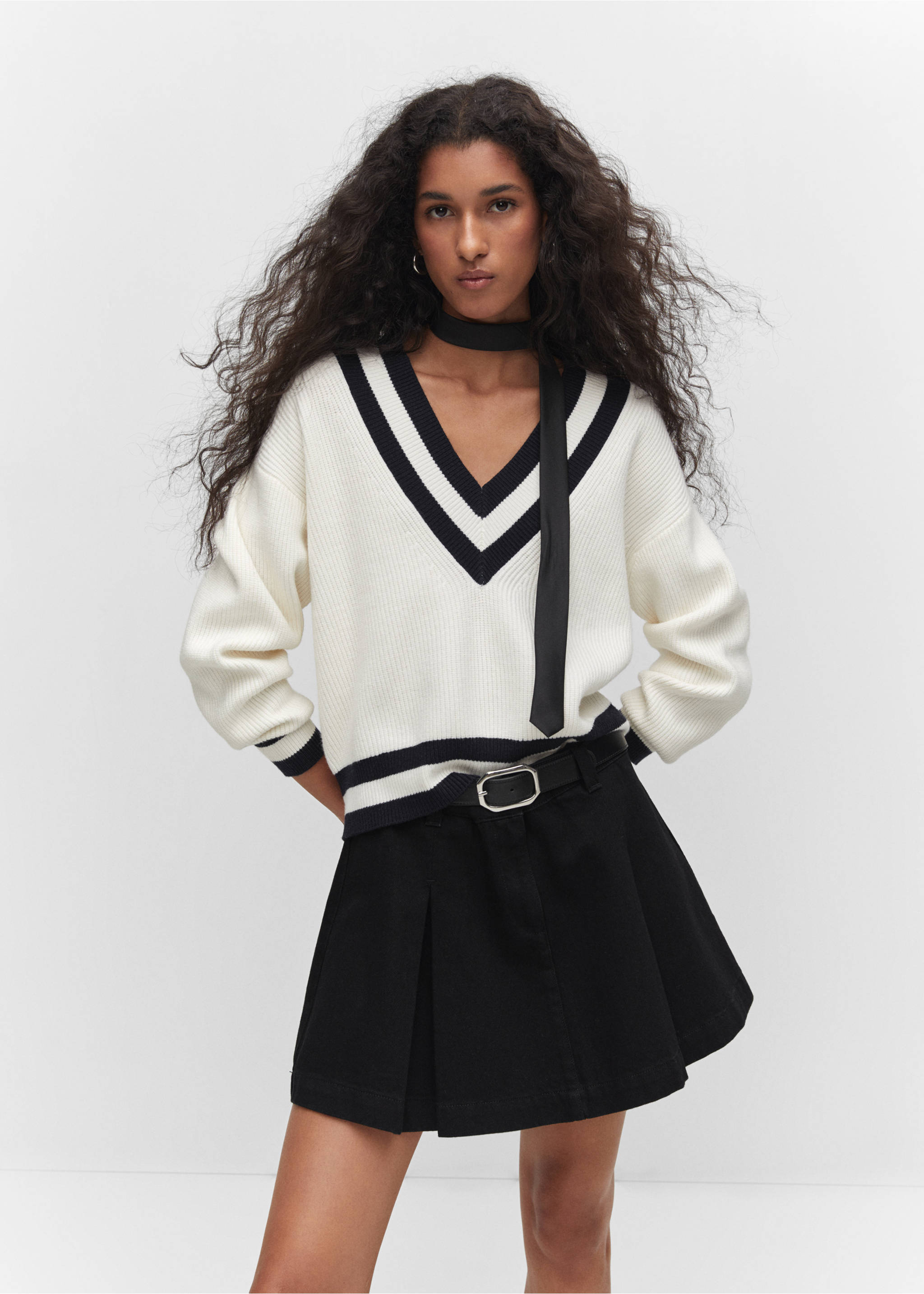 Pleated denim mini-skirt - Medium plane, Black denim. Ref: 57093802-00.