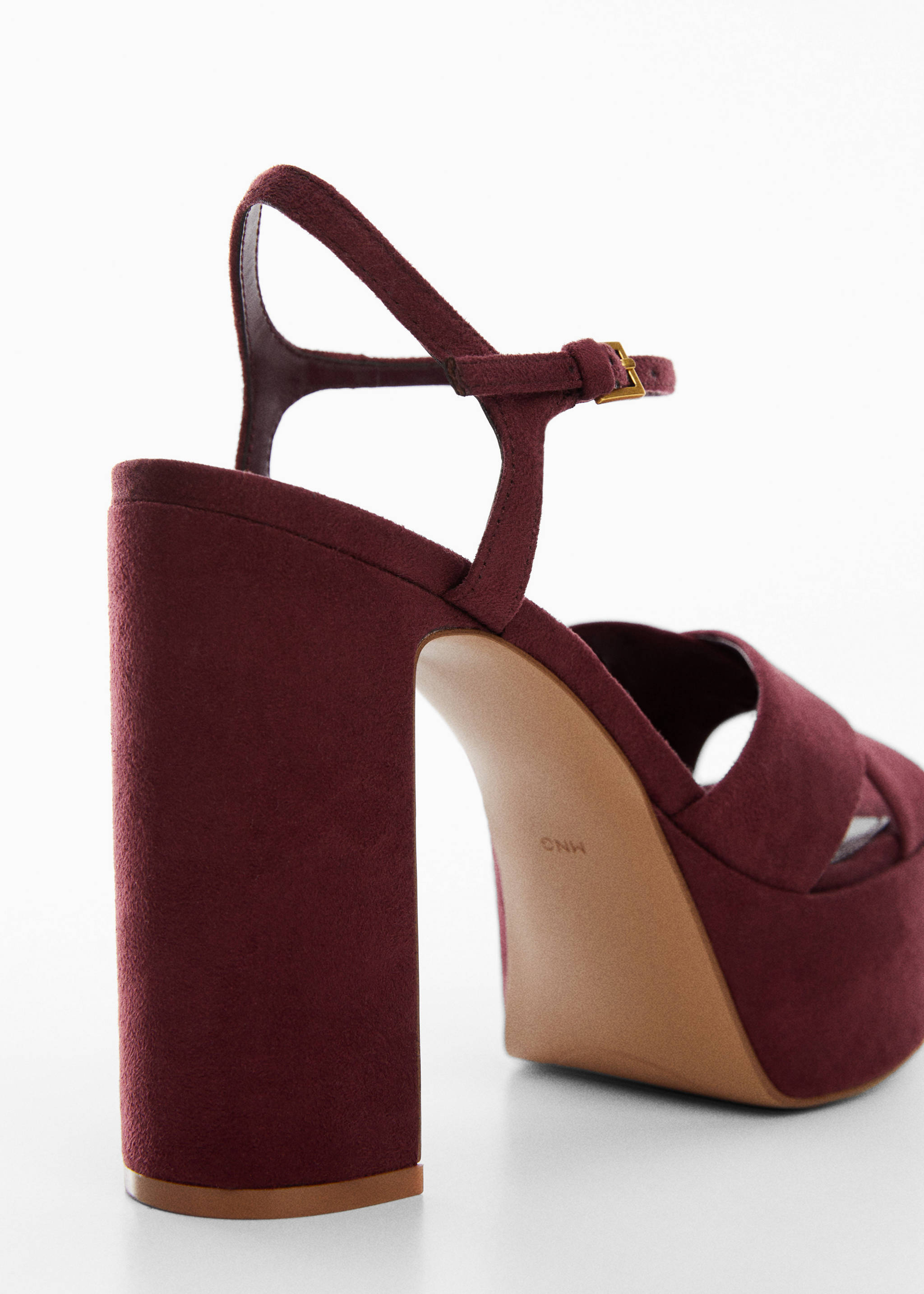 Platform sandals with crossed straps - Details of the article 1