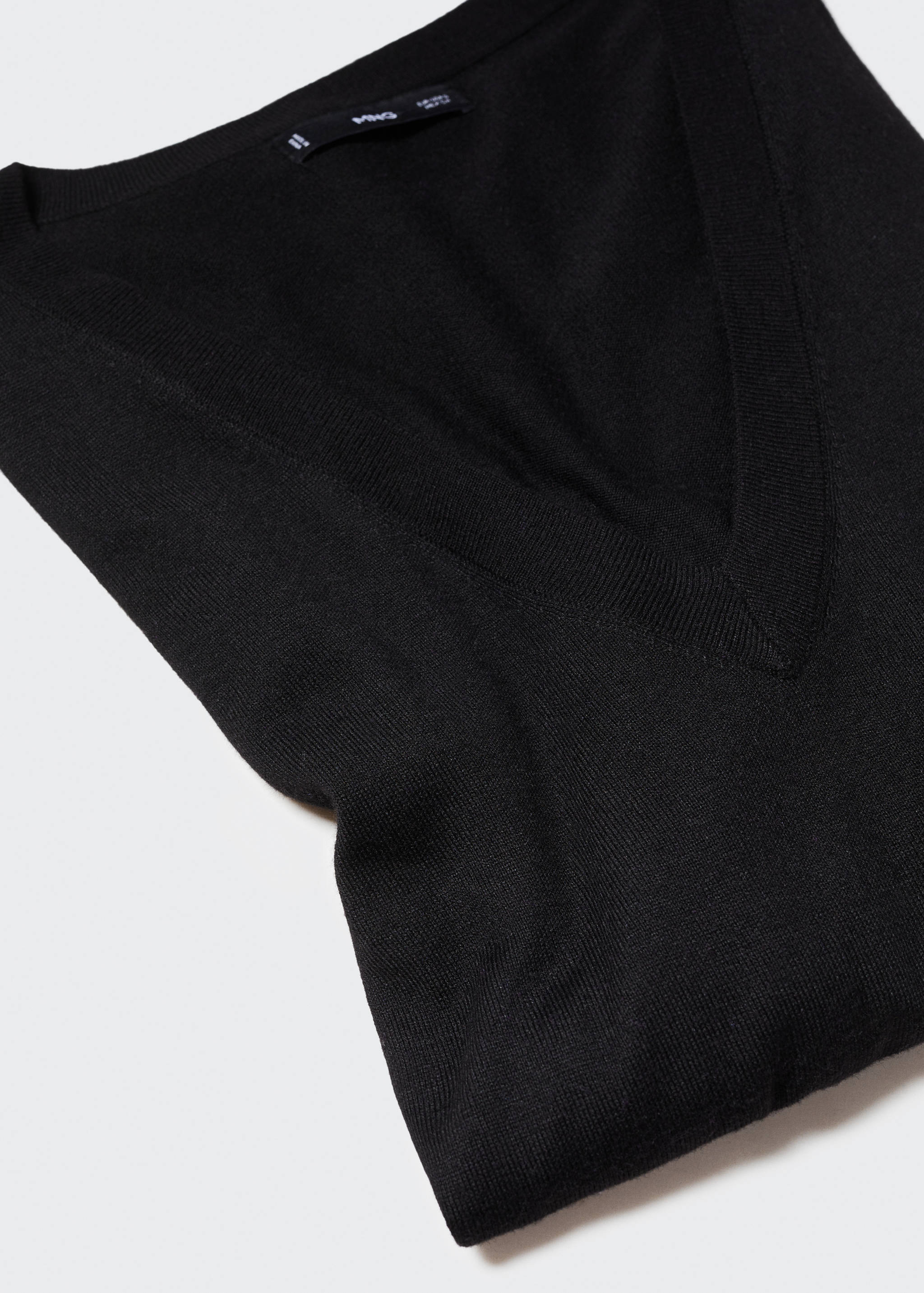 Pullover mit V-Ausschnitt und Cut-Outs - Detail des Artikels 8