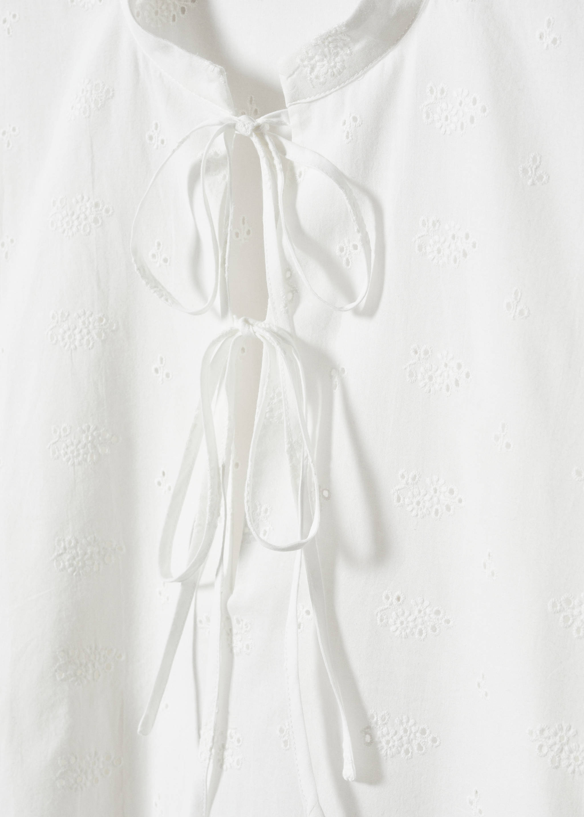 Baumwoll-Nachthemd mit Lochdetails - Detail des Artikels 8