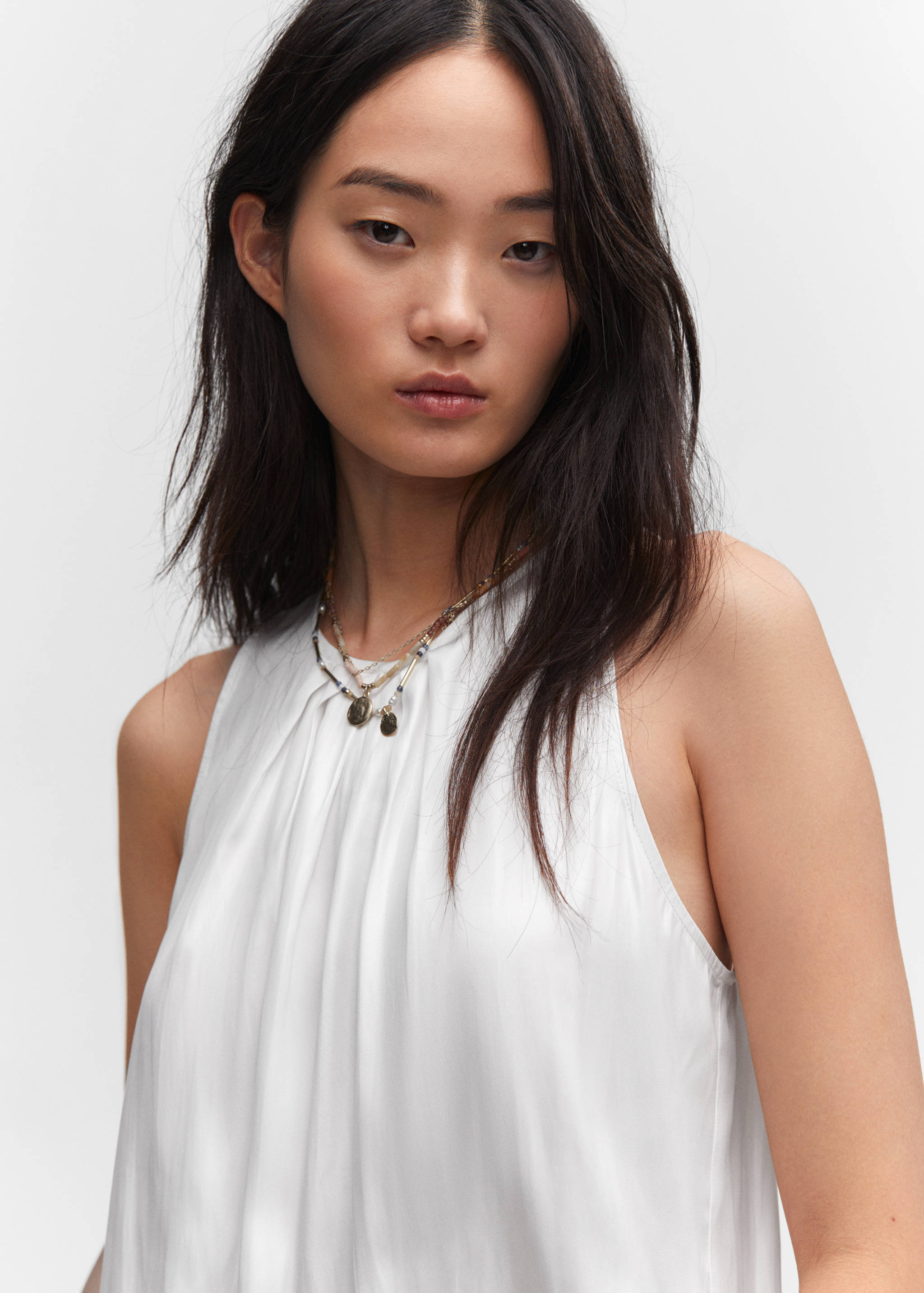 Saténový top s detailem záševků - Detail zboží 1