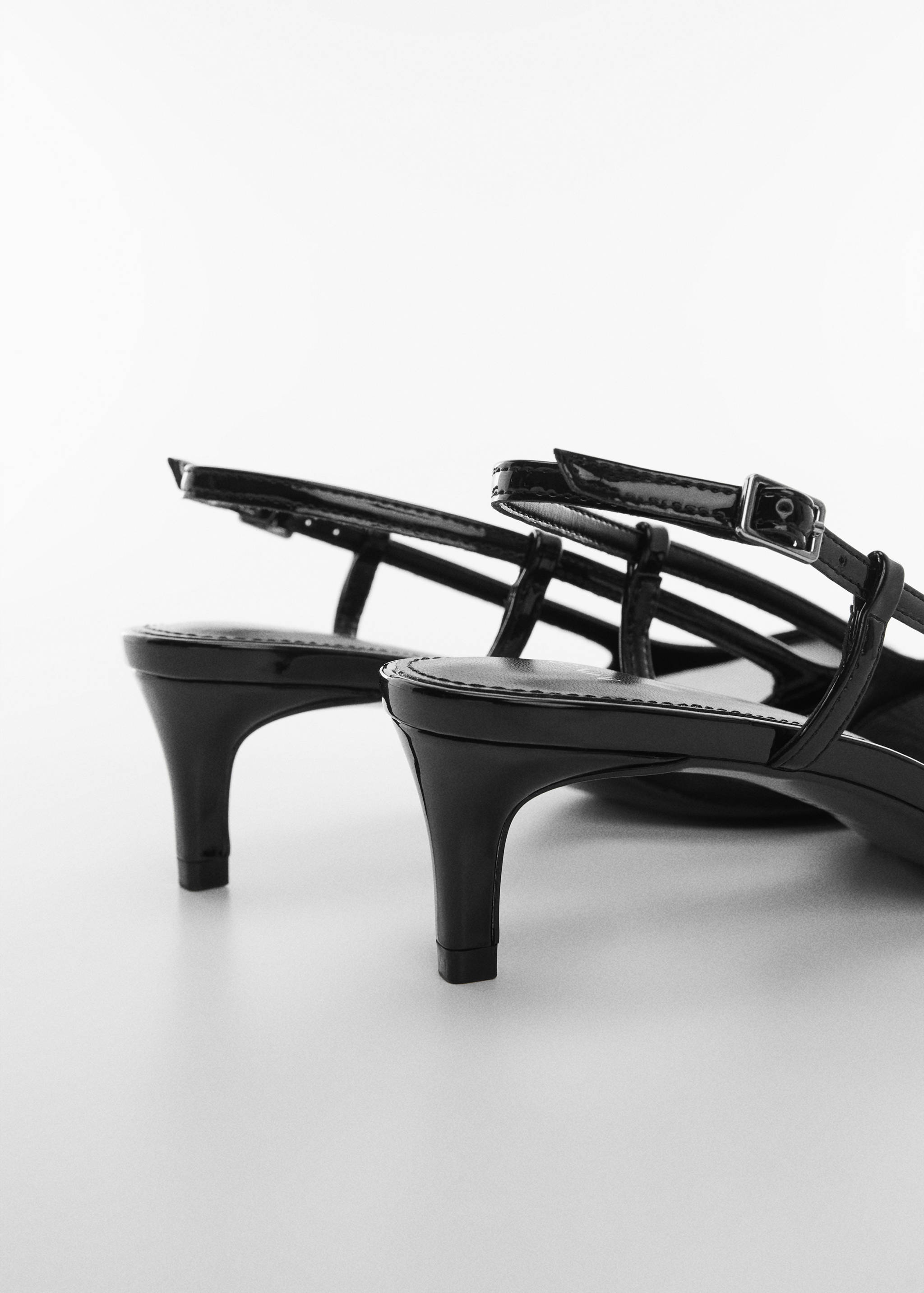 Fersenfreier Schuh mit Netz-Design - Detail des Artikels 2