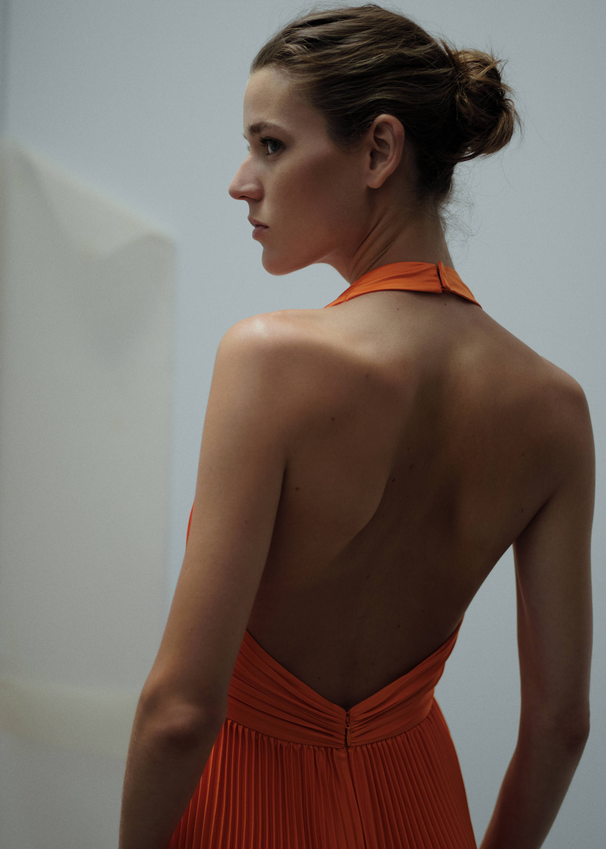 Plisséekleid mit Knotendetail - Detail des Artikels 6