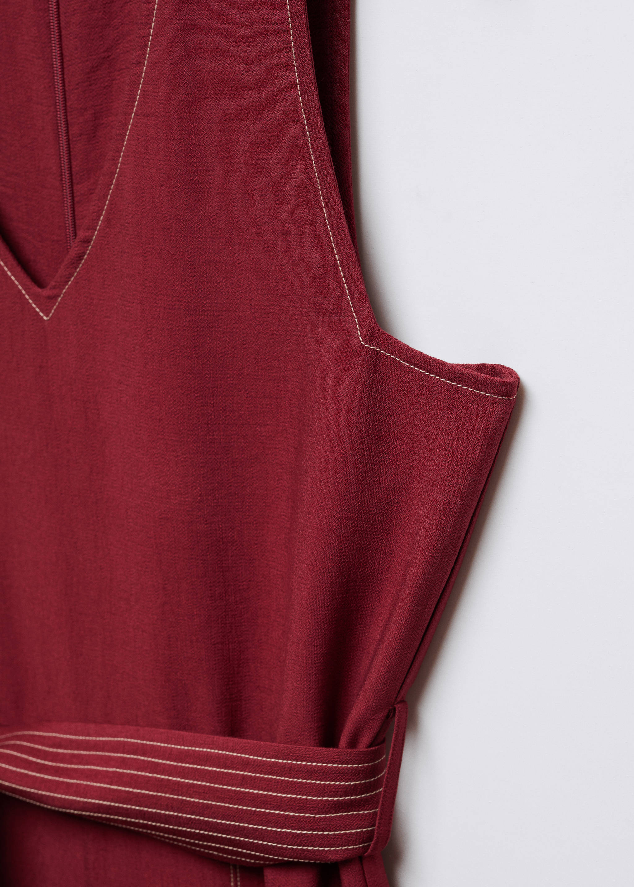 Macacão com costuras de cinto de laço - Pormenor do artigo 8