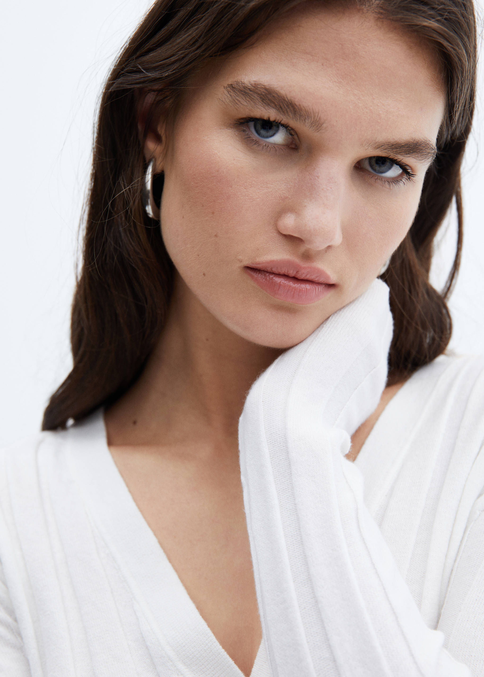 Buttoned ribbed cardigan - Details of the article 1