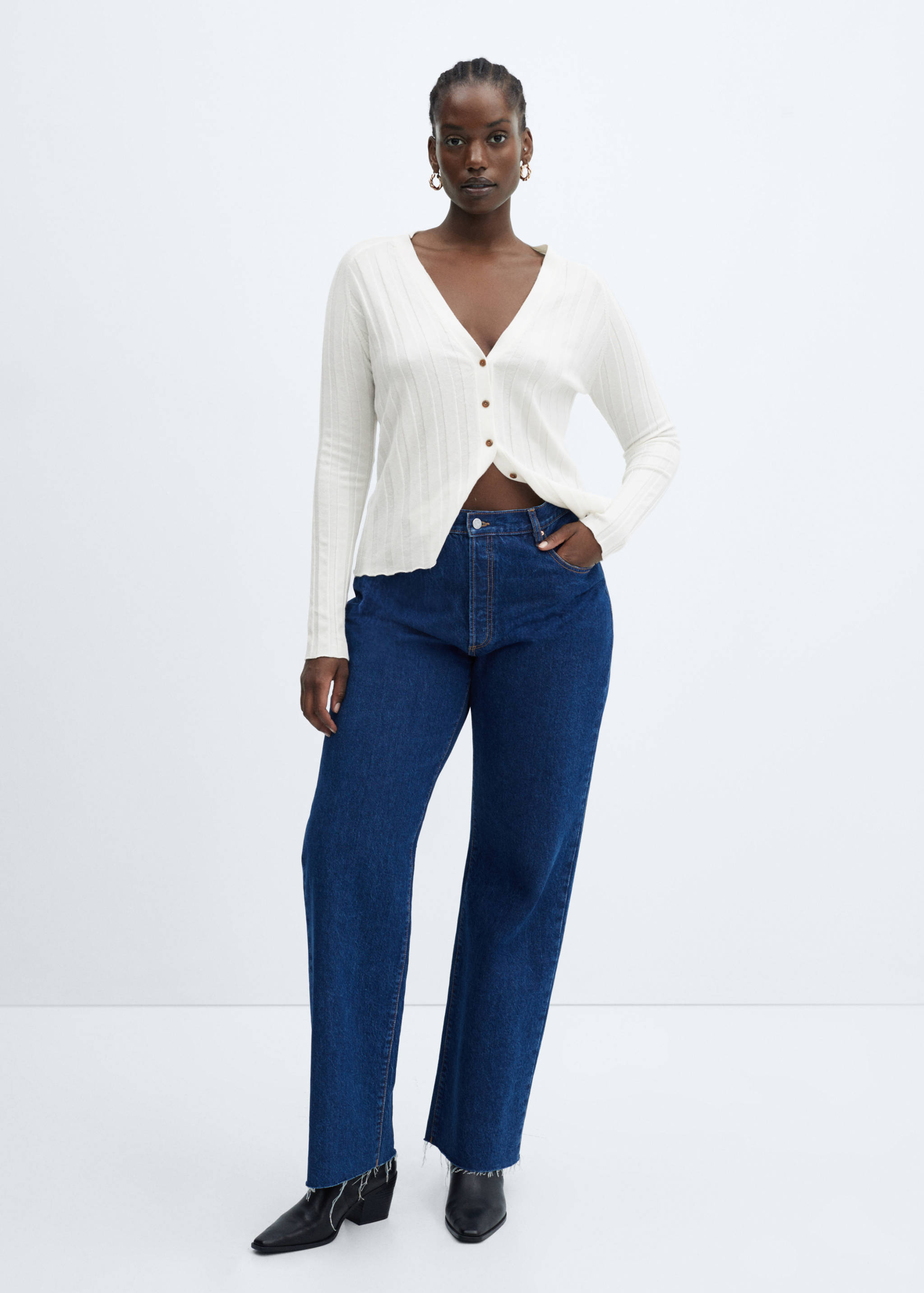Buttoned ribbed cardigan - Details of the article 3