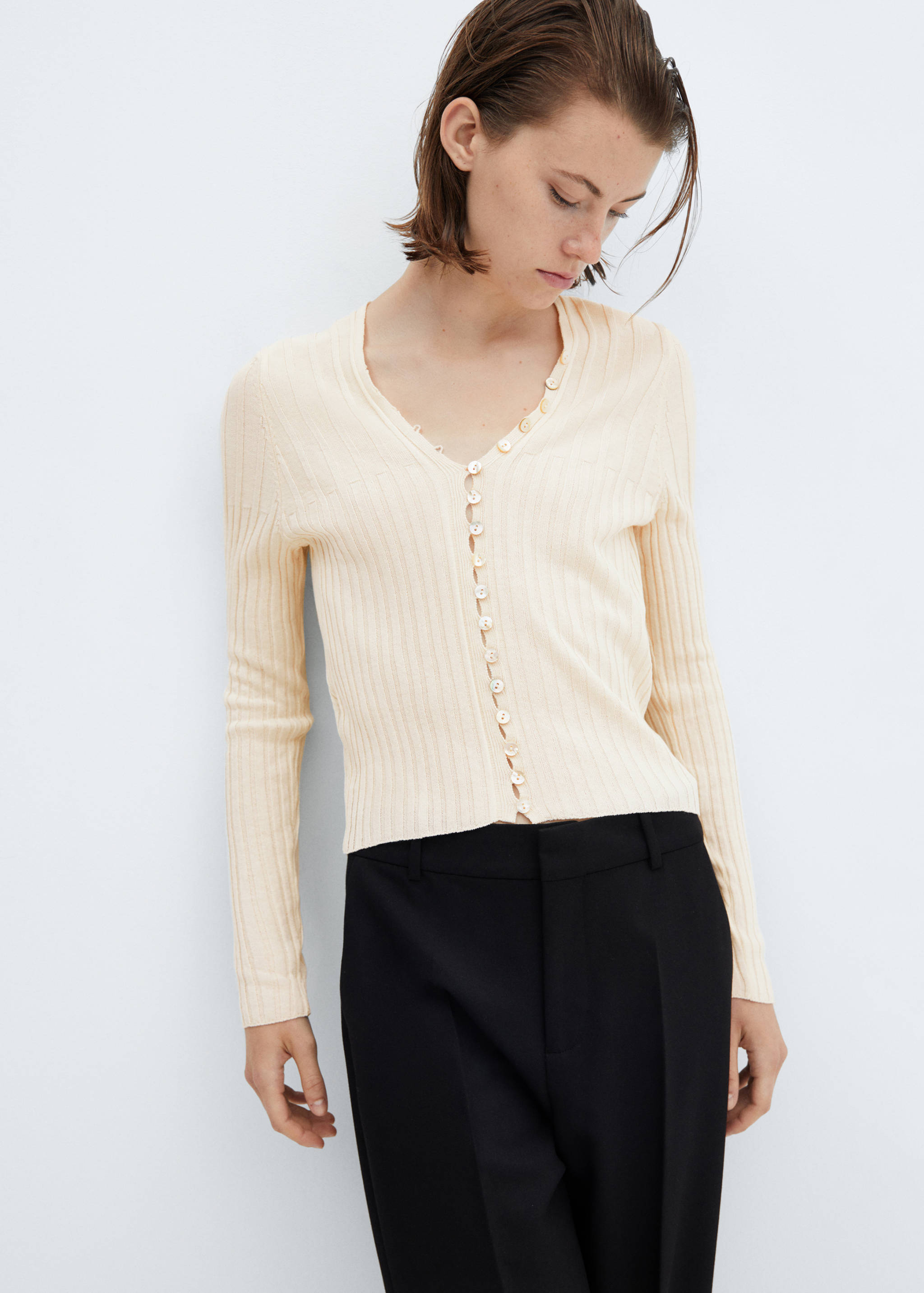 Buttoned ribbed cardigan - Medium plane