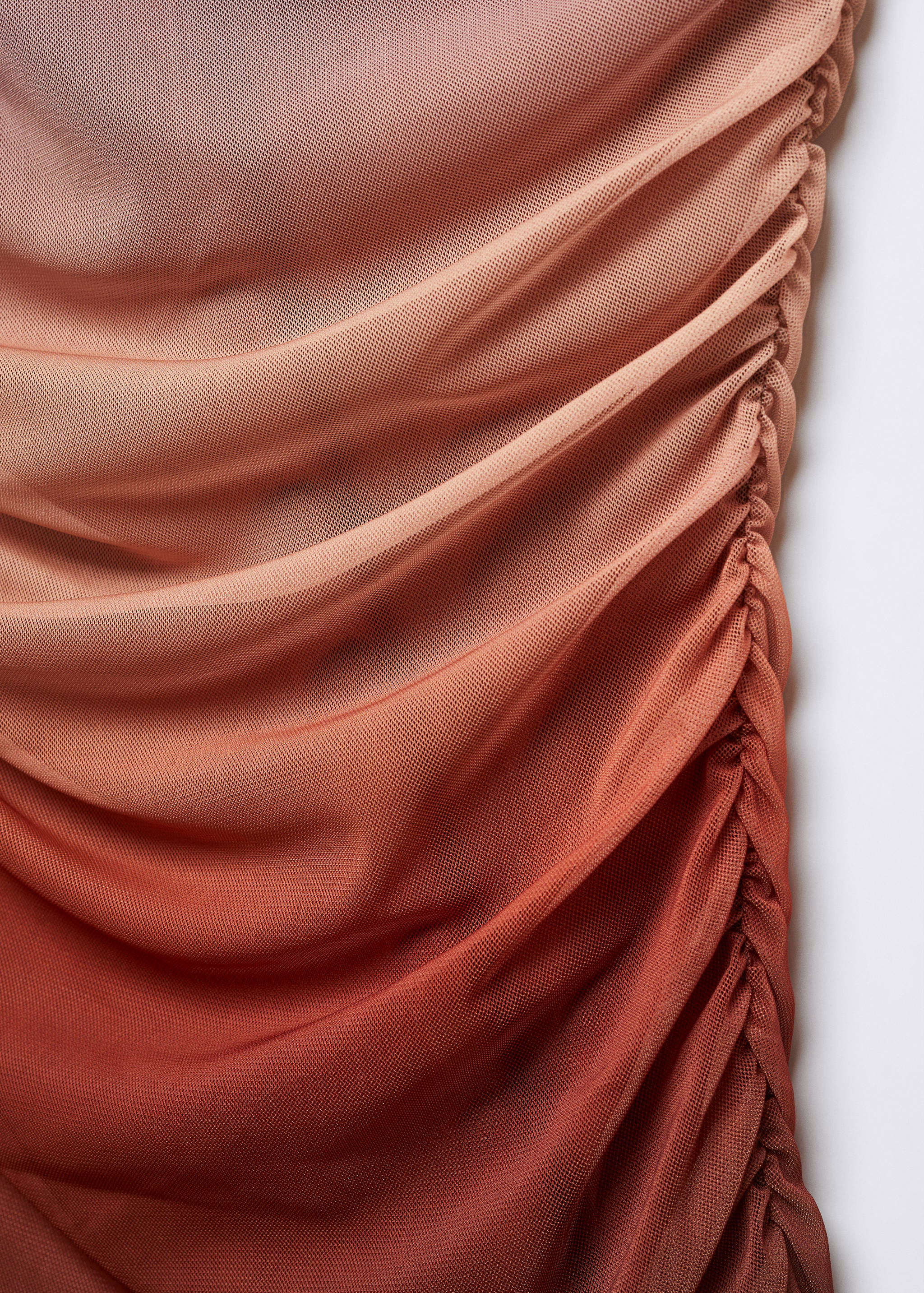 Drapiertes Kleid mit Farbverlauf - Detail des Artikels 8