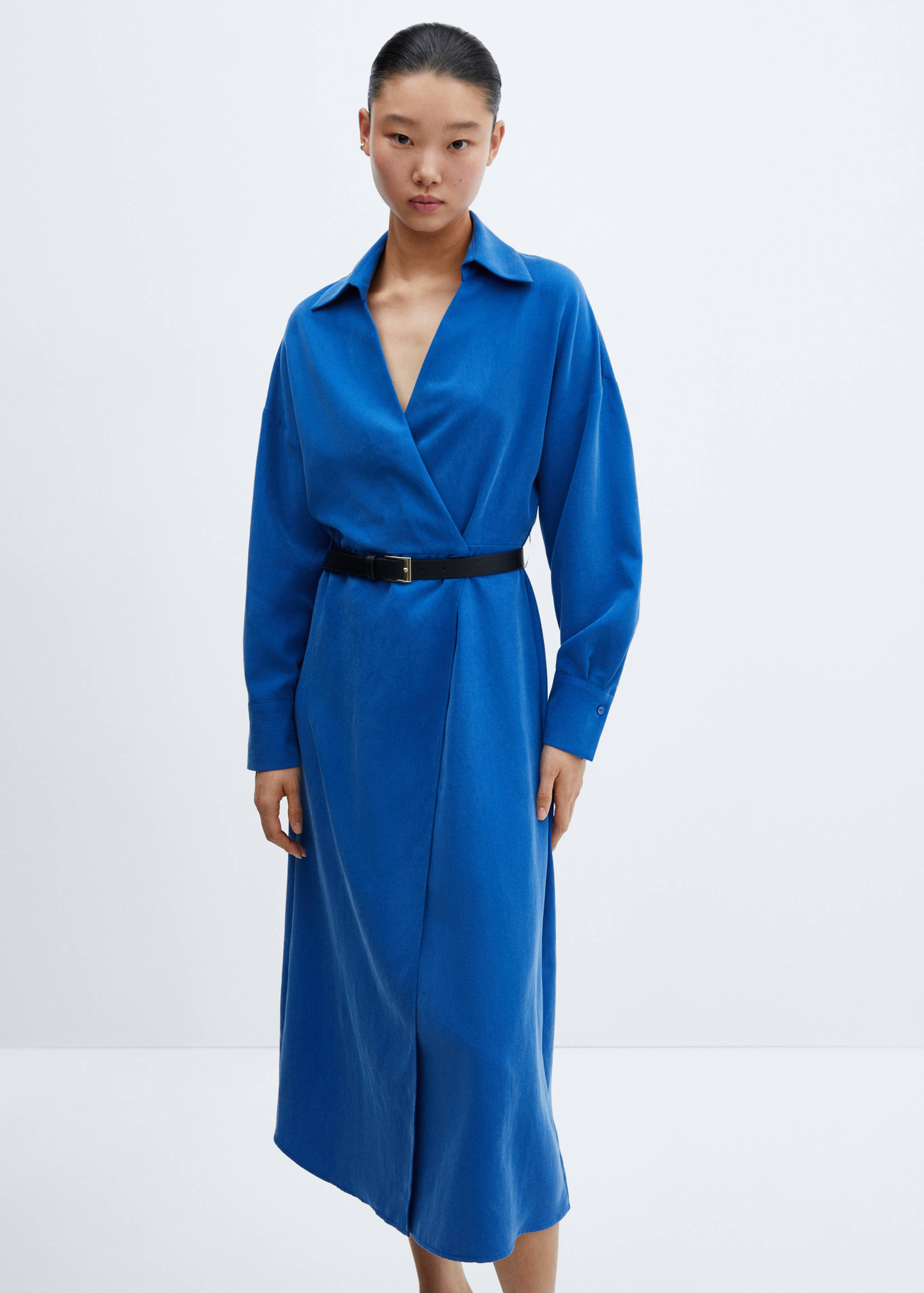 Vestido camisero cinturón - Plano medio