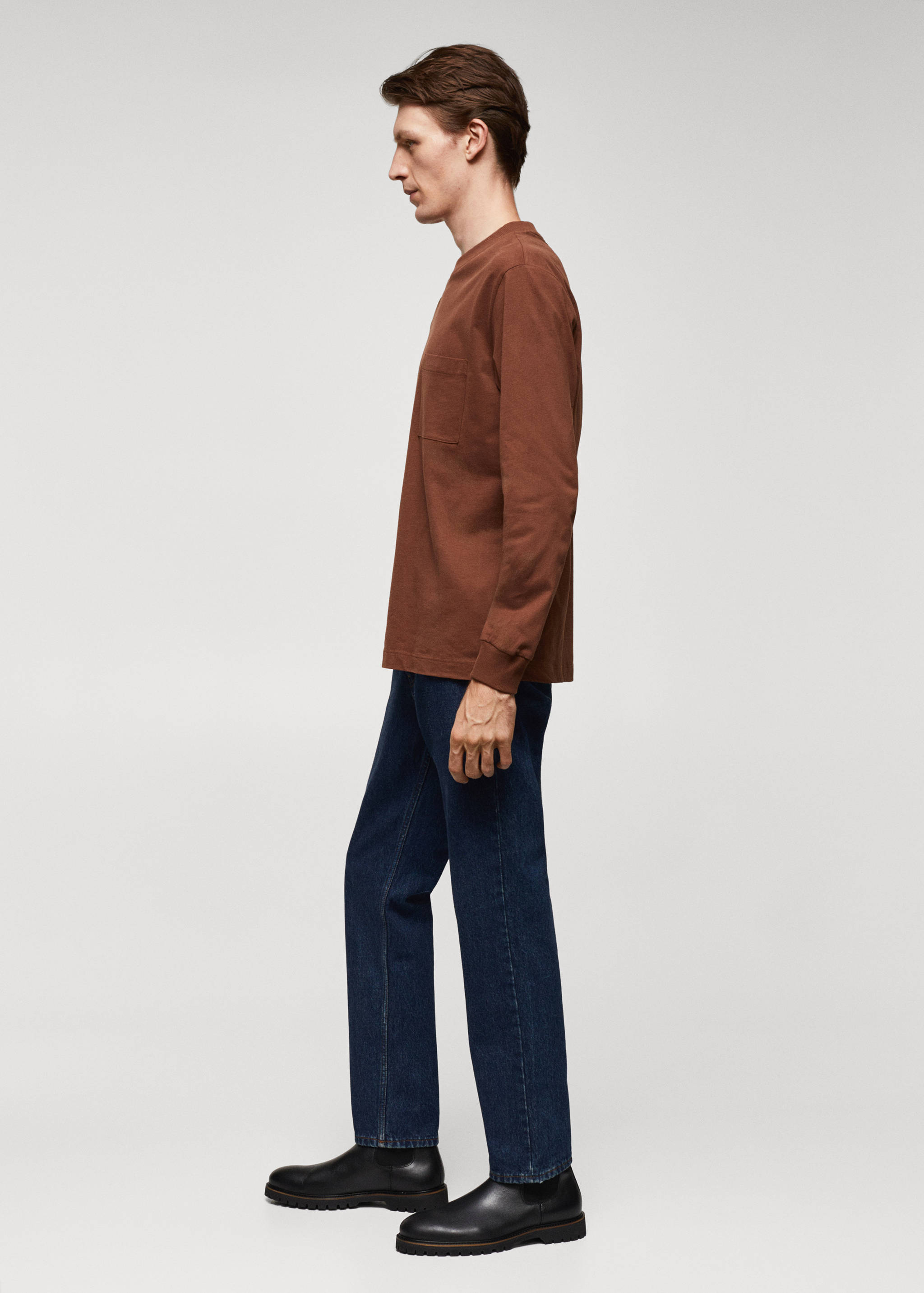 Long-sleeved t-shirt with pockets - Details of the article 2