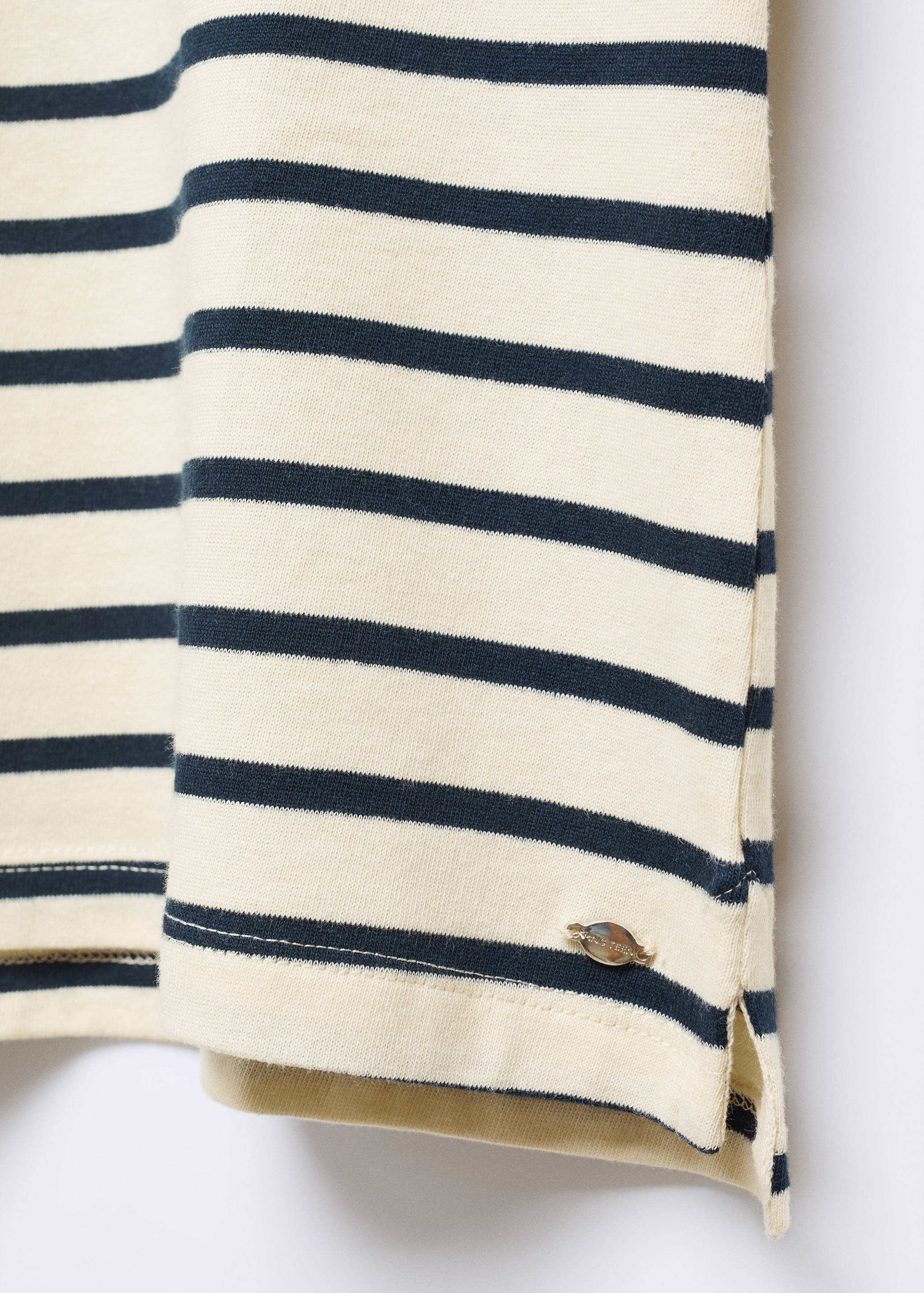Langärmliges T-Shirt mit Streifen - Detail des Artikels 8