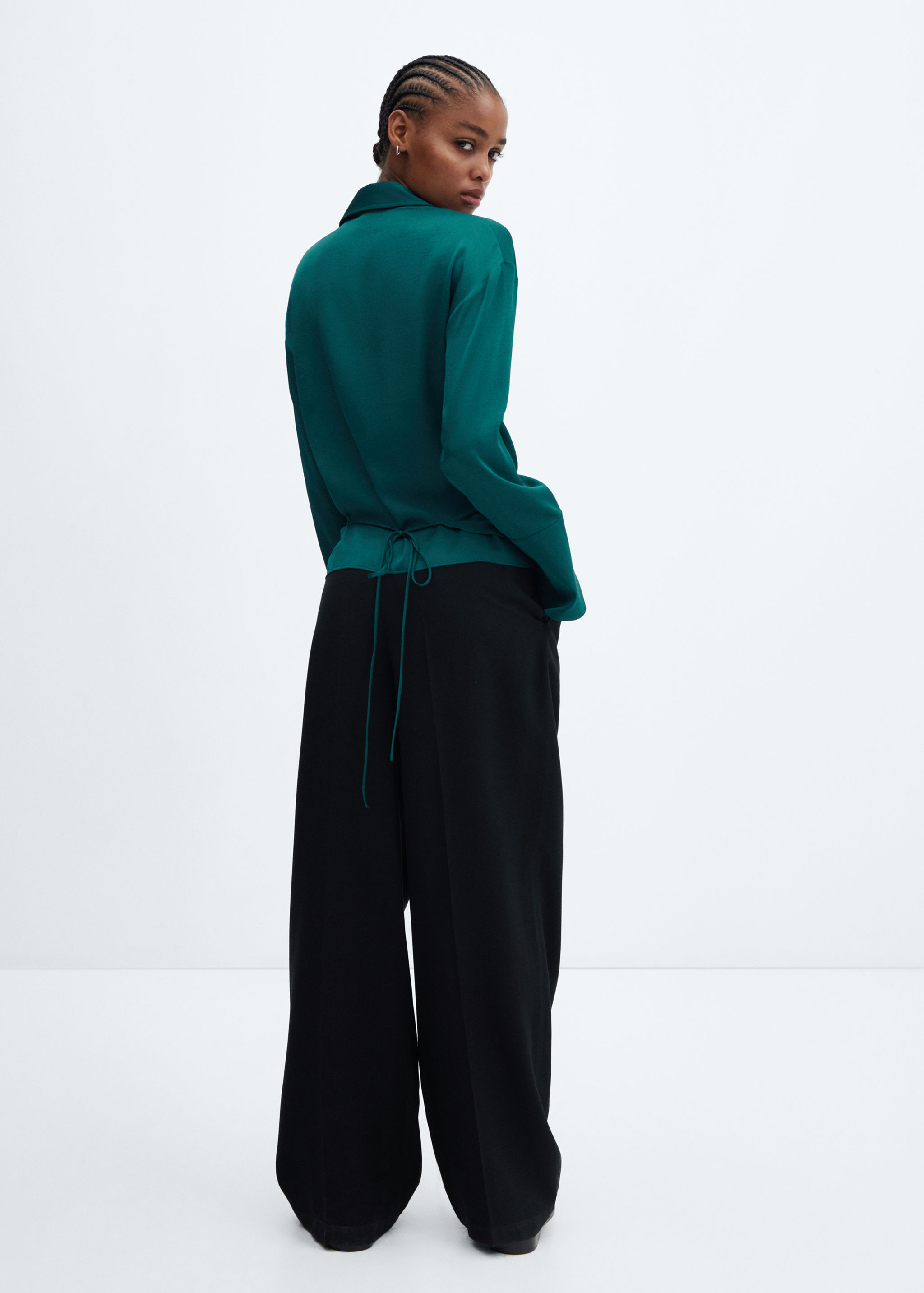 Wickelbluse mit Schleife - Rückseite des Artikels
