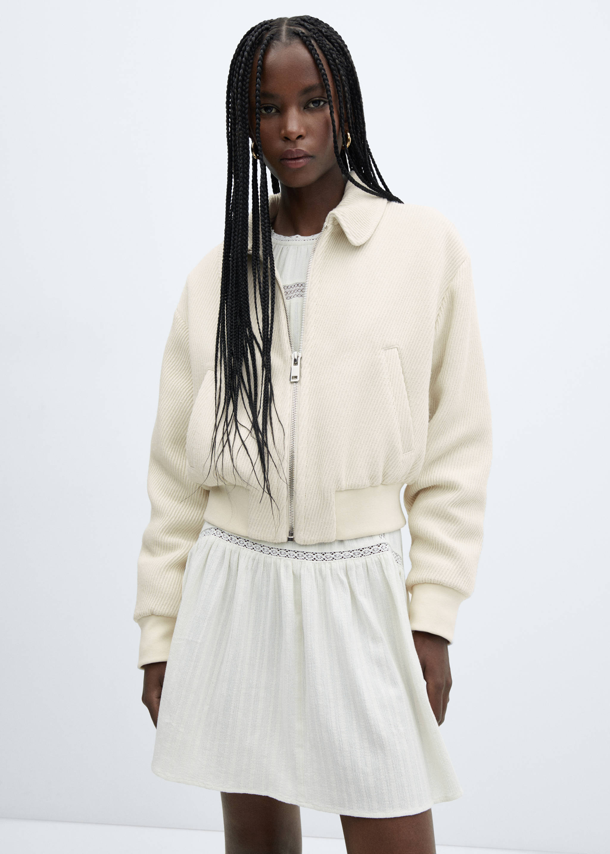 Cazadora bomber textura - Plano medio