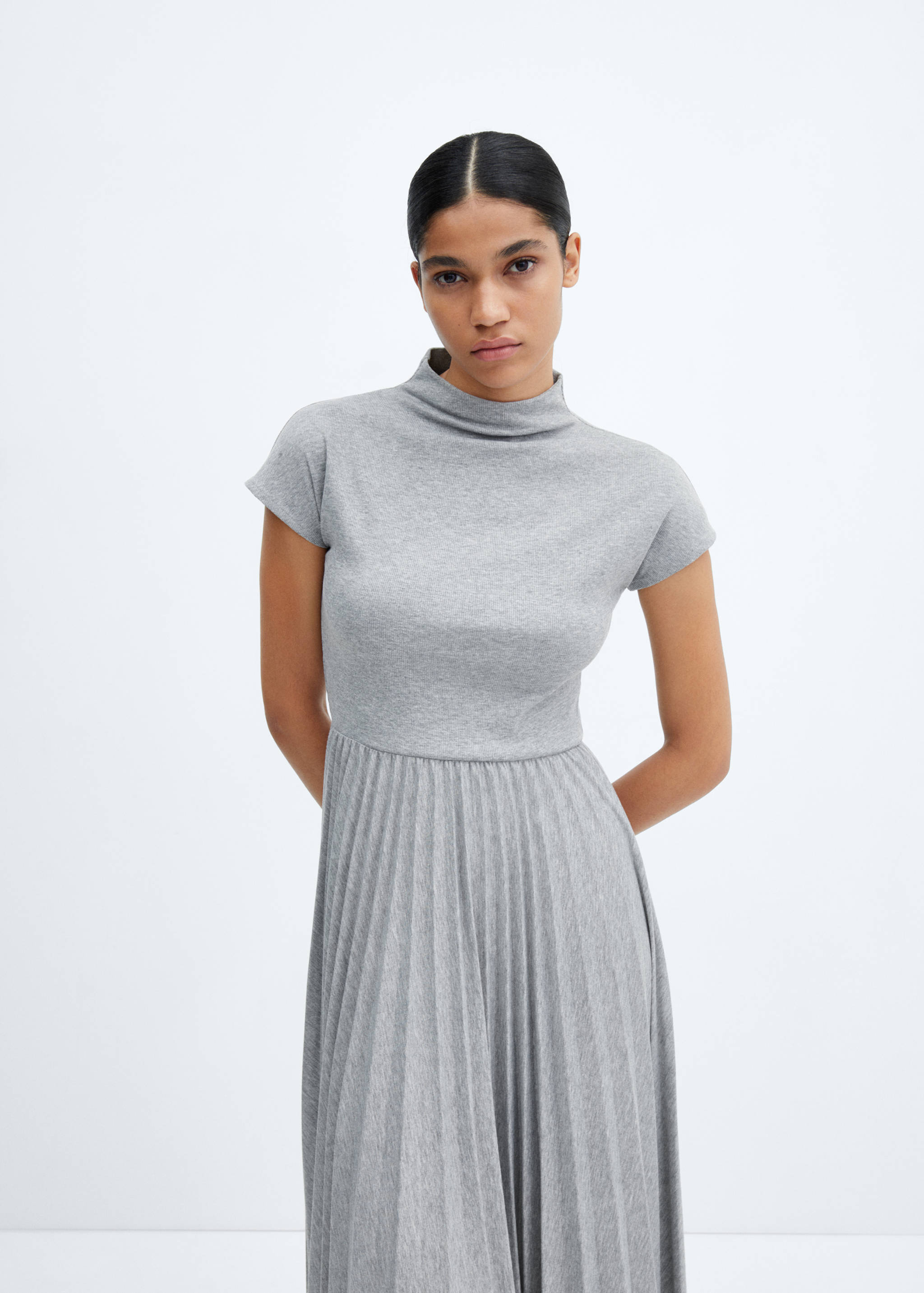 Pleated A-line dress - Medium plane