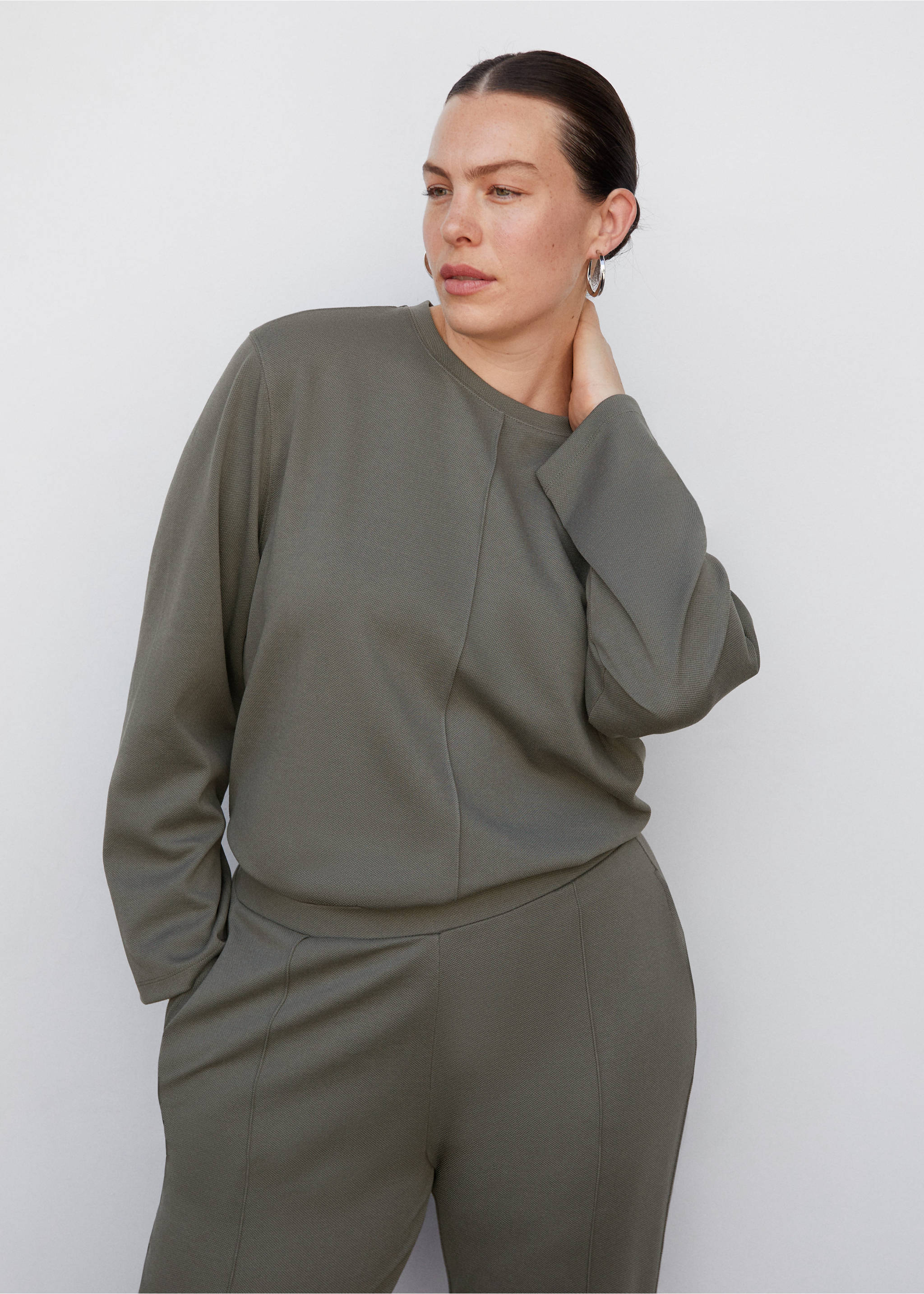 Decorative stitching sweatshirt - Details of the article 5, Grey. Ref: 57096711-00.