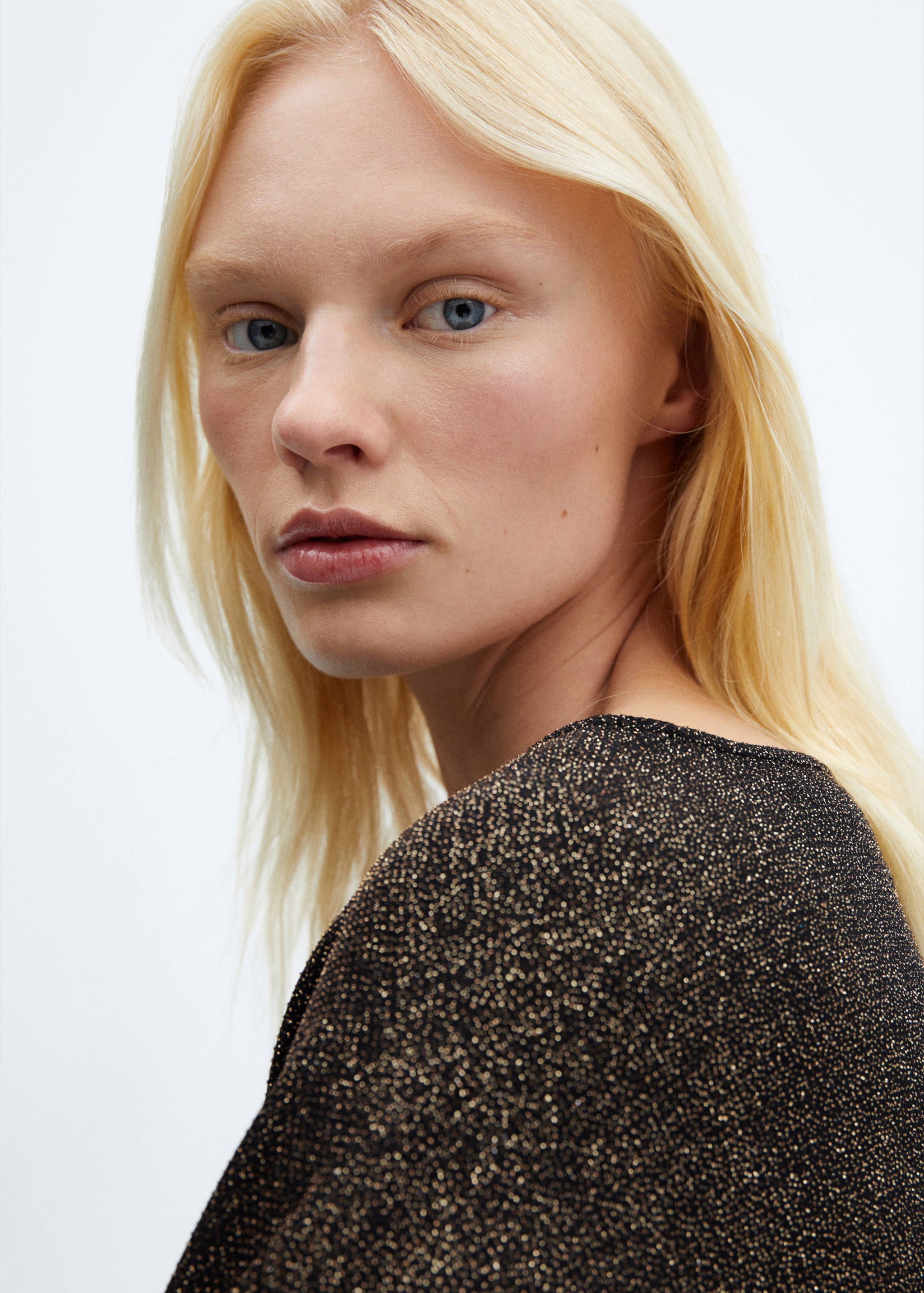 Φόρεμα κοντό γυαλιστερό ελαστική μέση - Λεπτομέρεια του προϊόντος 1