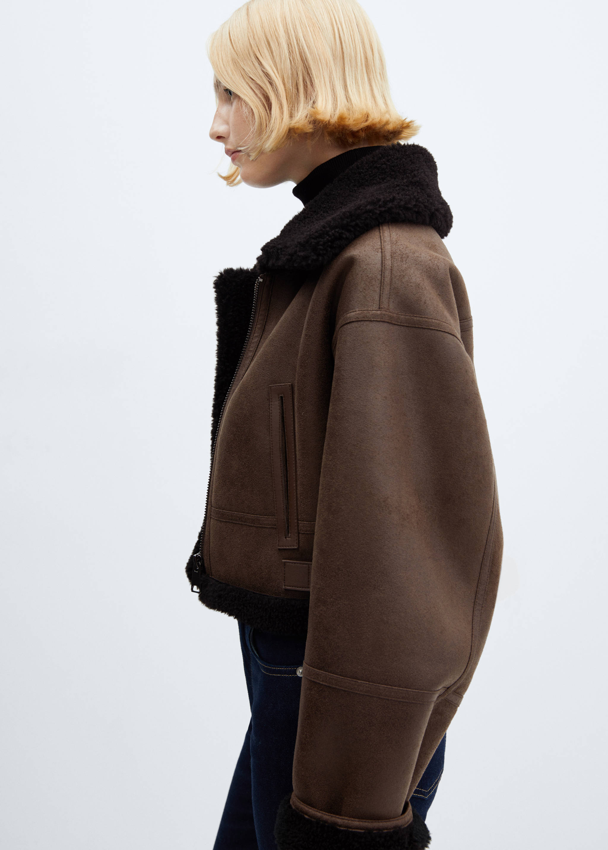 Shearling-effect lined short jacket - Details of the article 2