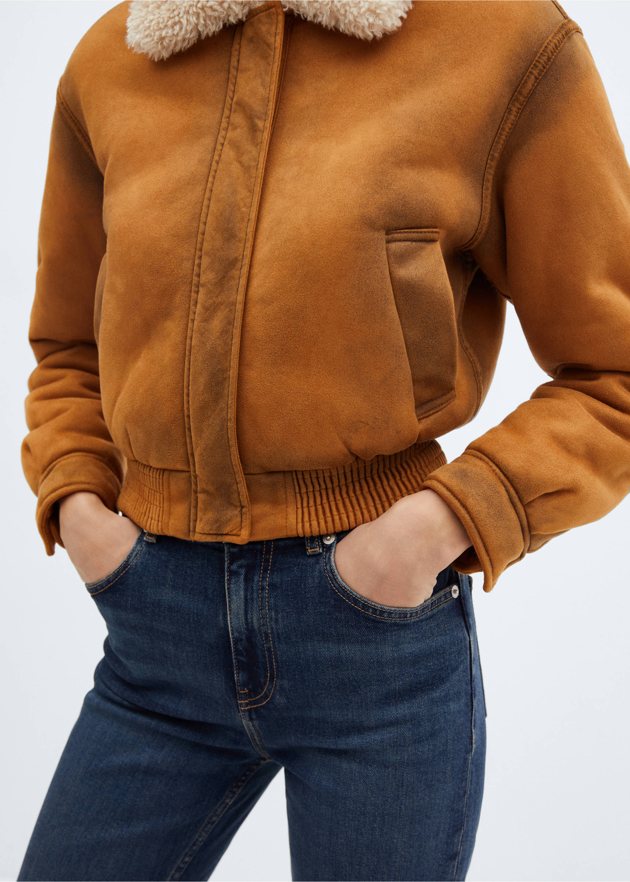 Worn-effect shearling jacket - Details of the article 6, Medium Brown. Ref: 57097712-00.