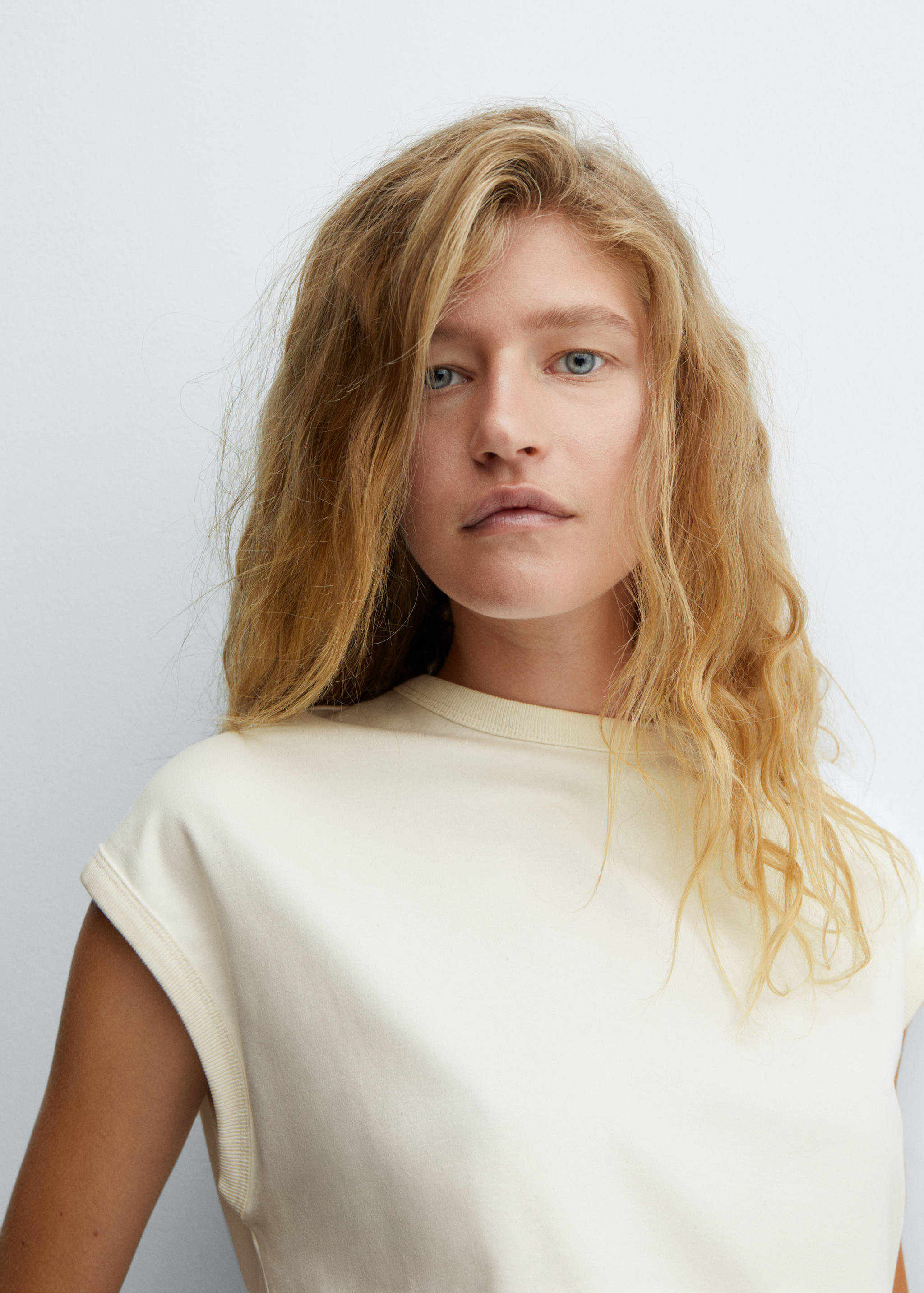 Cotton sleeveless t-shirt - Details of the article 1