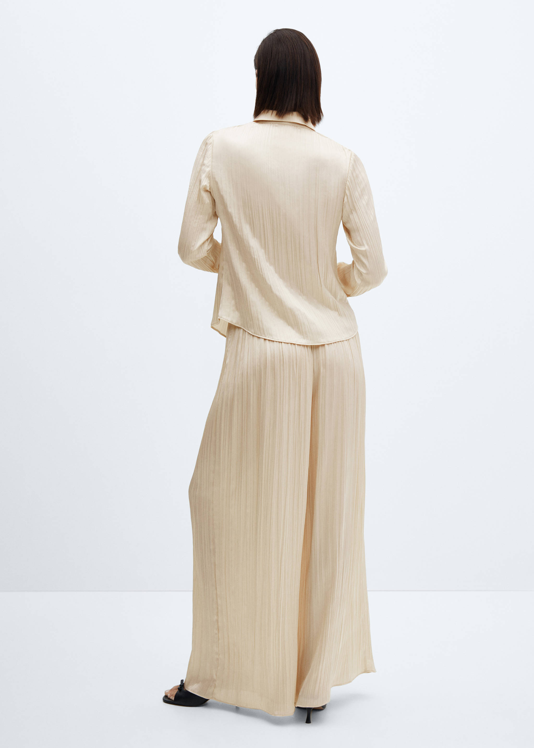 Chemise plissée satinée - Verso de l’article