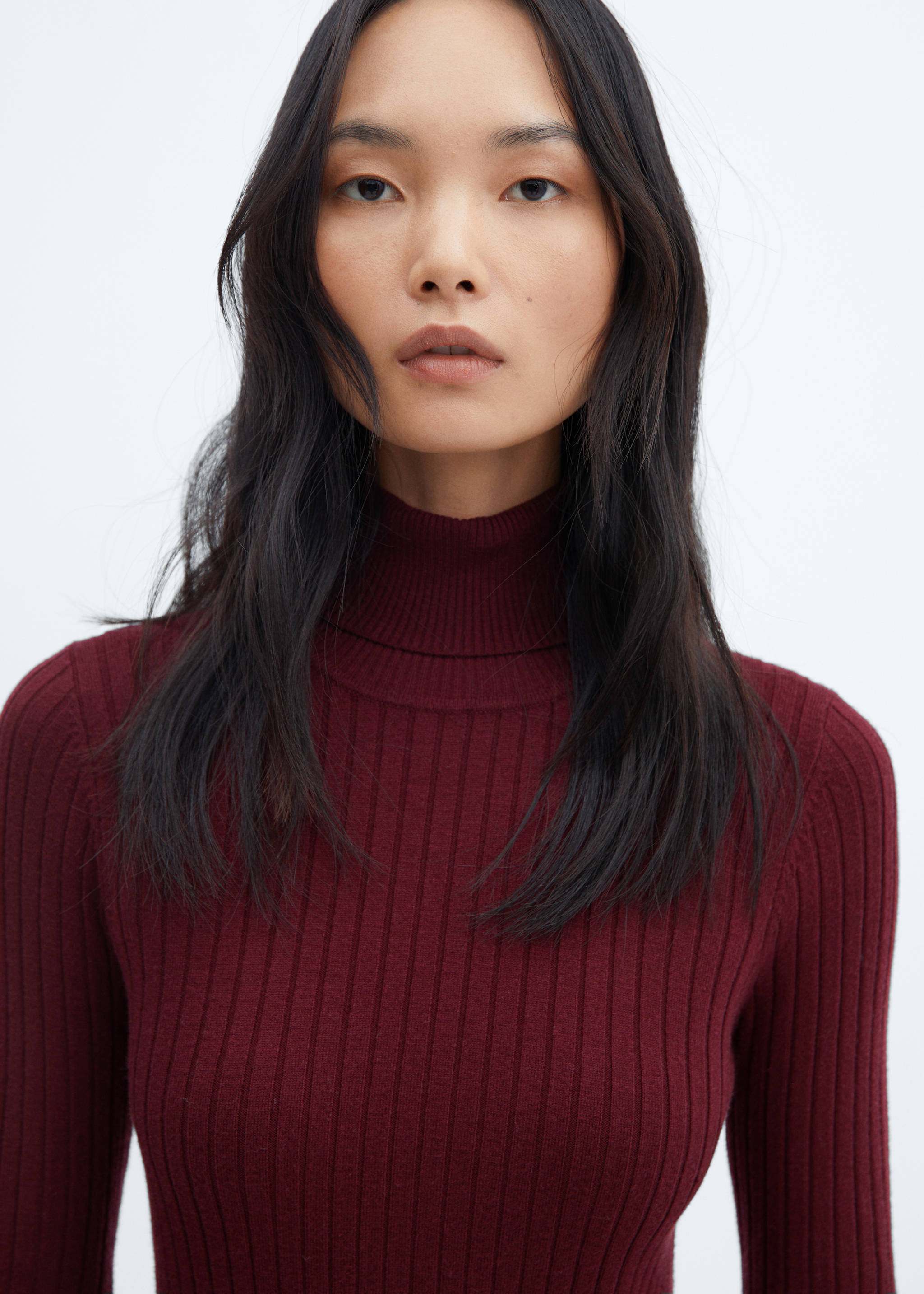 Tailliertes Kleid mit Rollkragen - Detail des Artikels 1