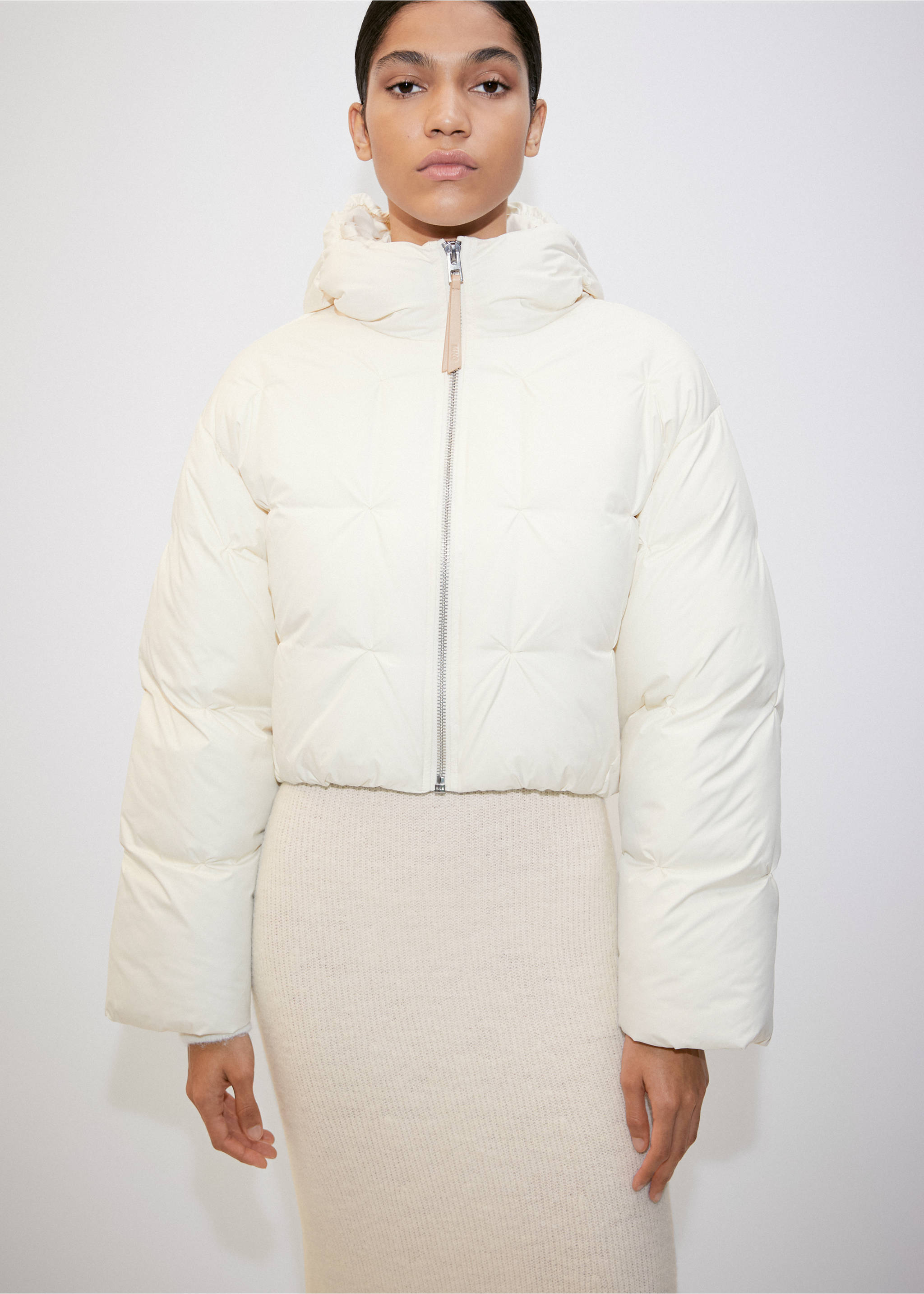 Short padded hooded anorak - Medium plane, Ecru. Ref: 57097732-00.