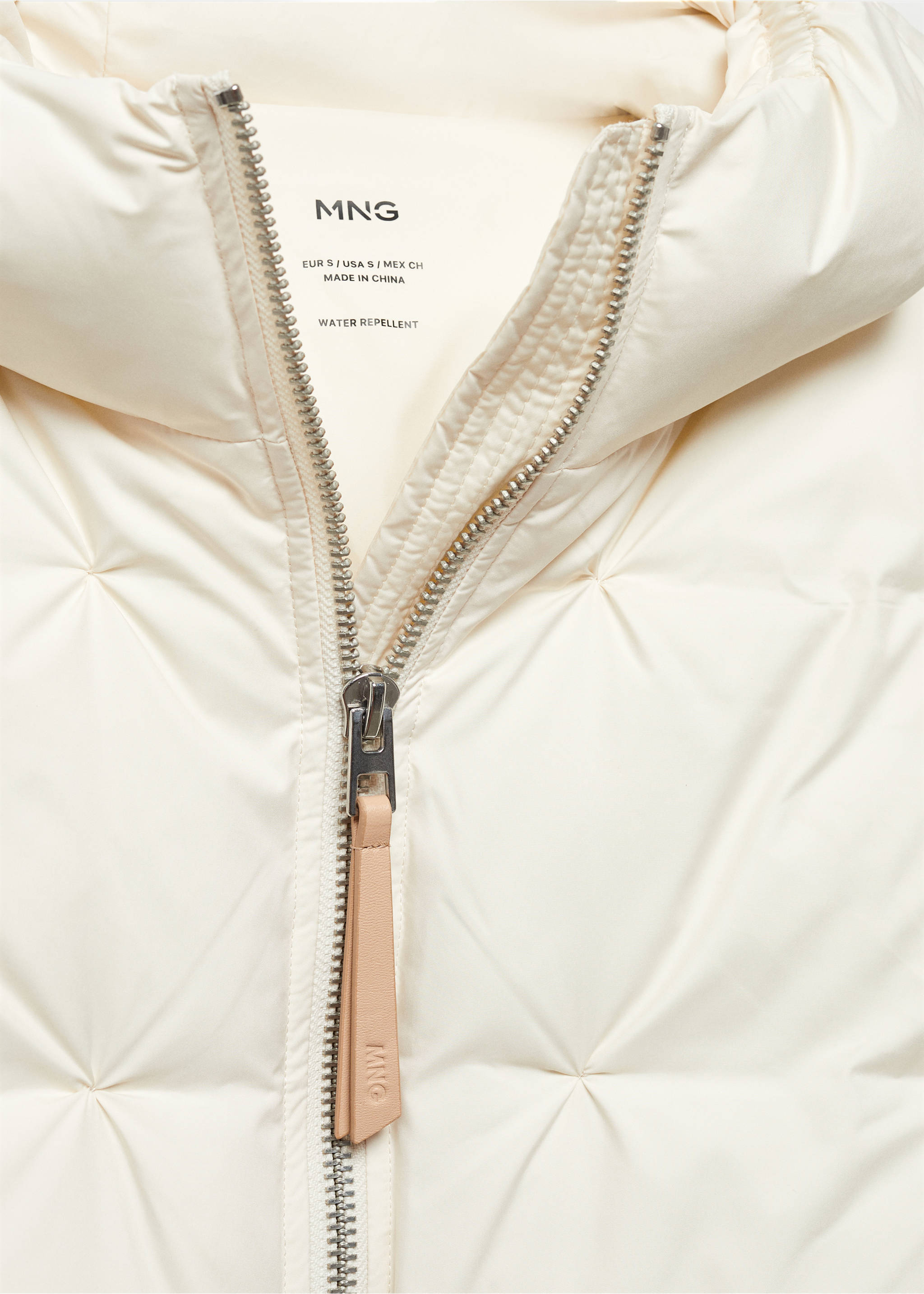 Short padded hooded anorak - Details of the article 8, Ecru. Ref: 57097732-00.