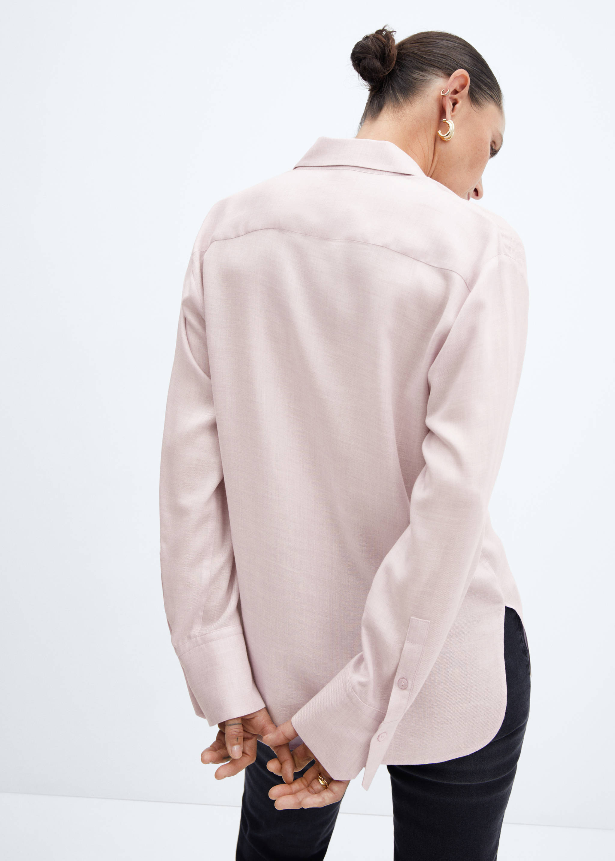 Camisa fluida com bolso - Verso do artigo