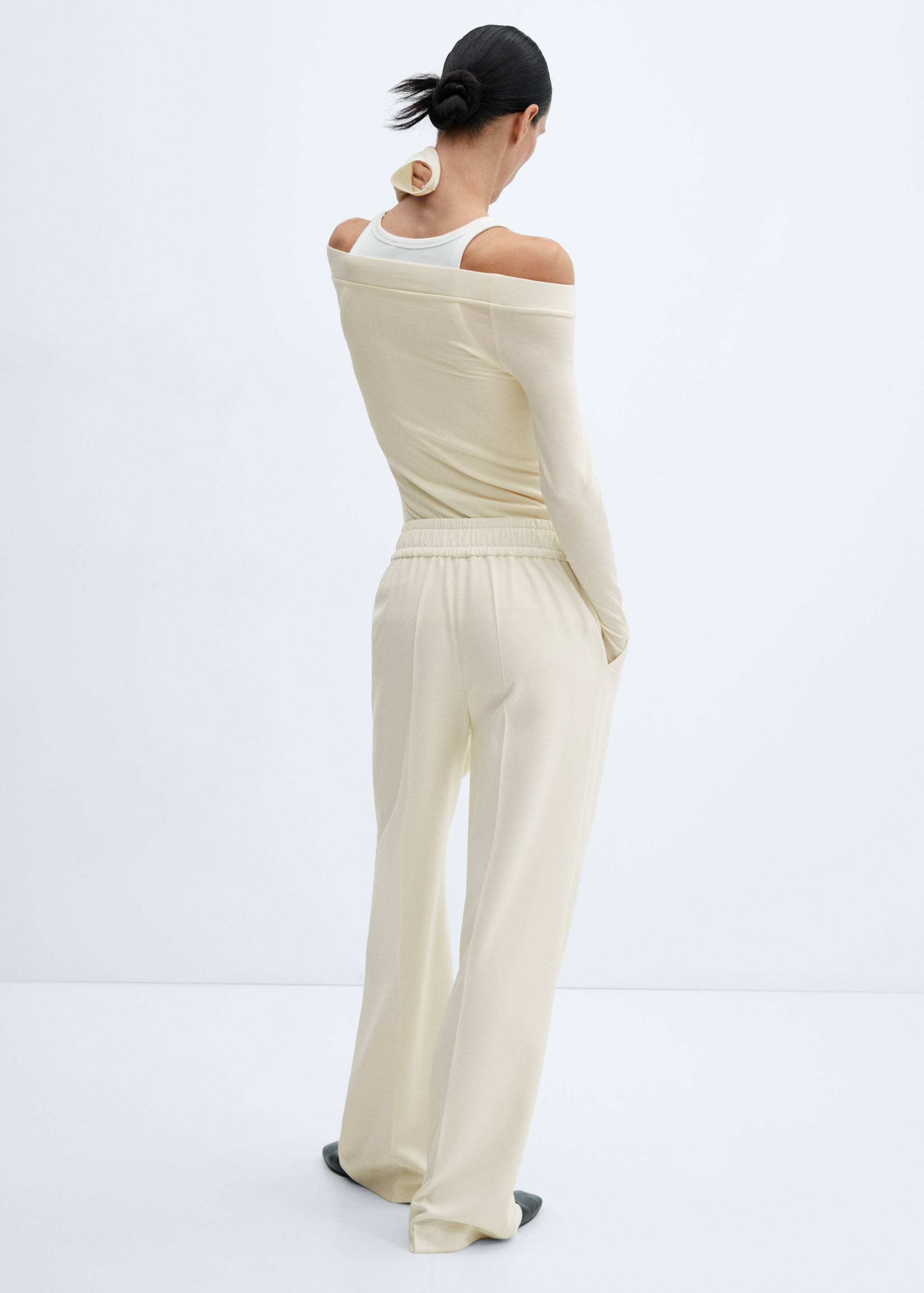 Wide leg trousers with elastic waist - Reverse of the article