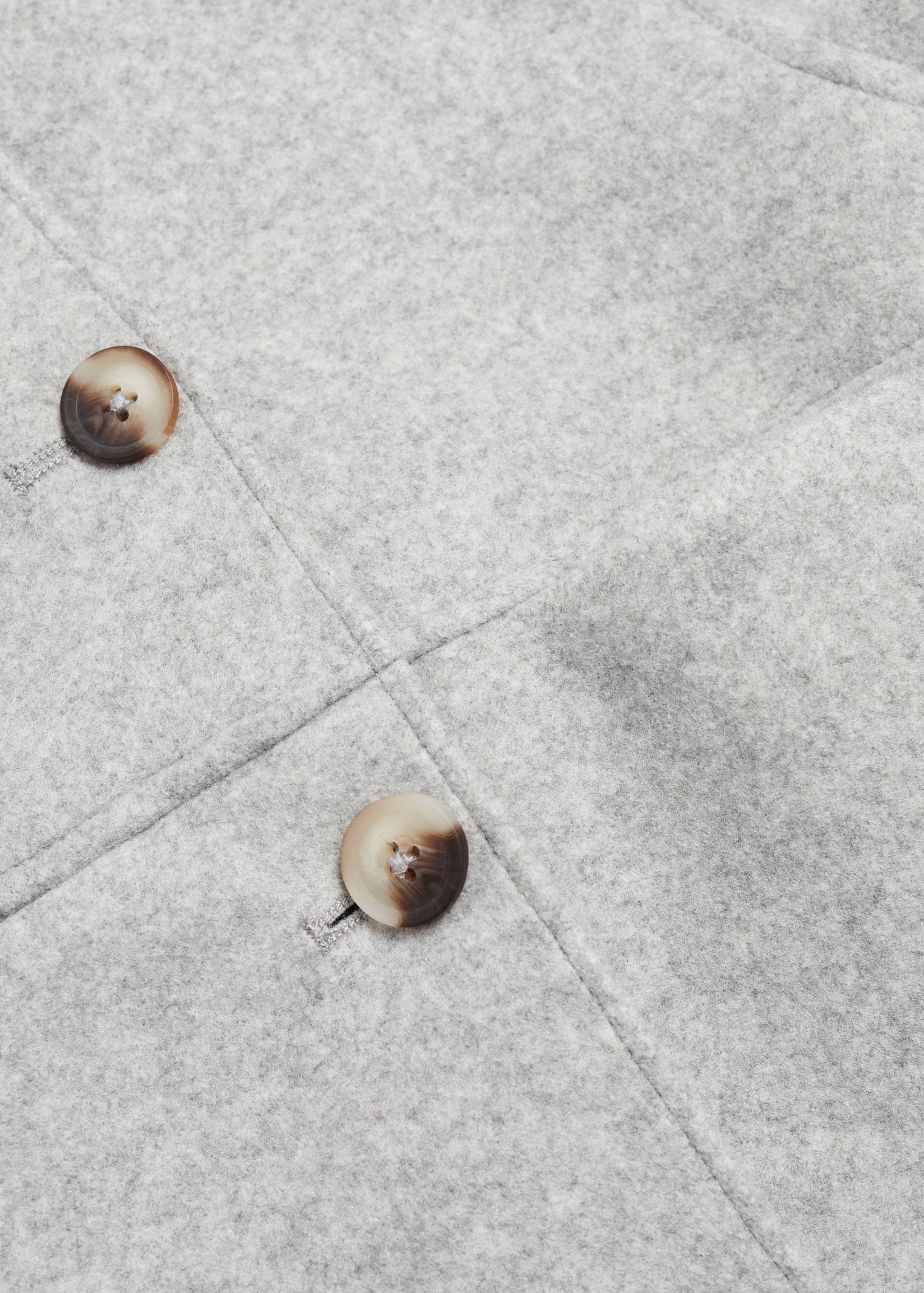 Kapuzenmantel mit Knöpfen - Detail des Artikels 0