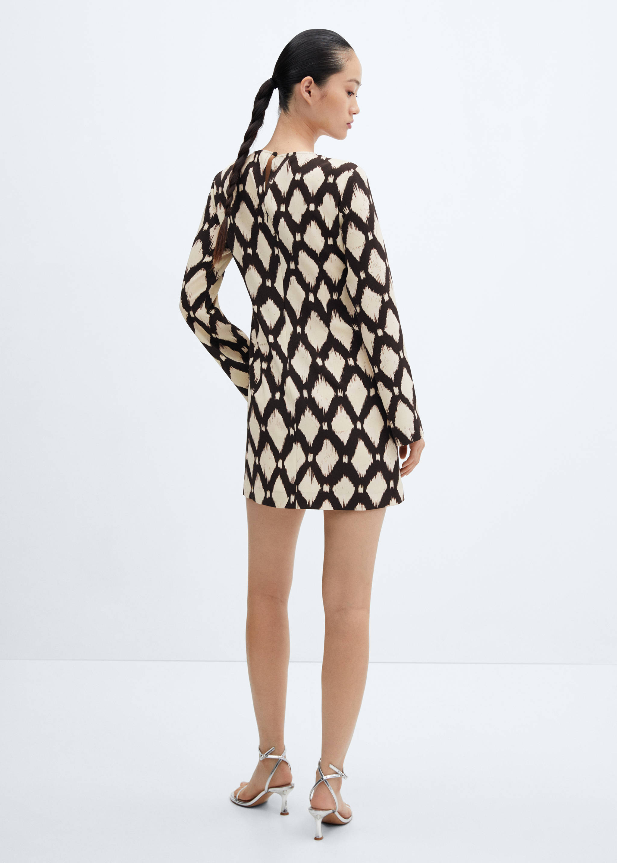 Vestido curto de manga comprida - Verso do artigo