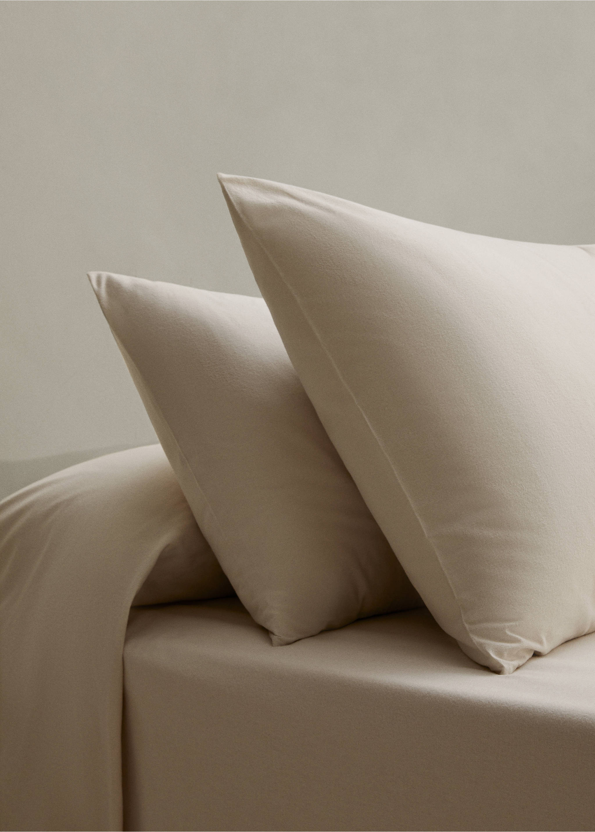 Plain flannel pillow case 60x60cm (Pack of 2) - General plane, Beige. Ref: 57099218-00.