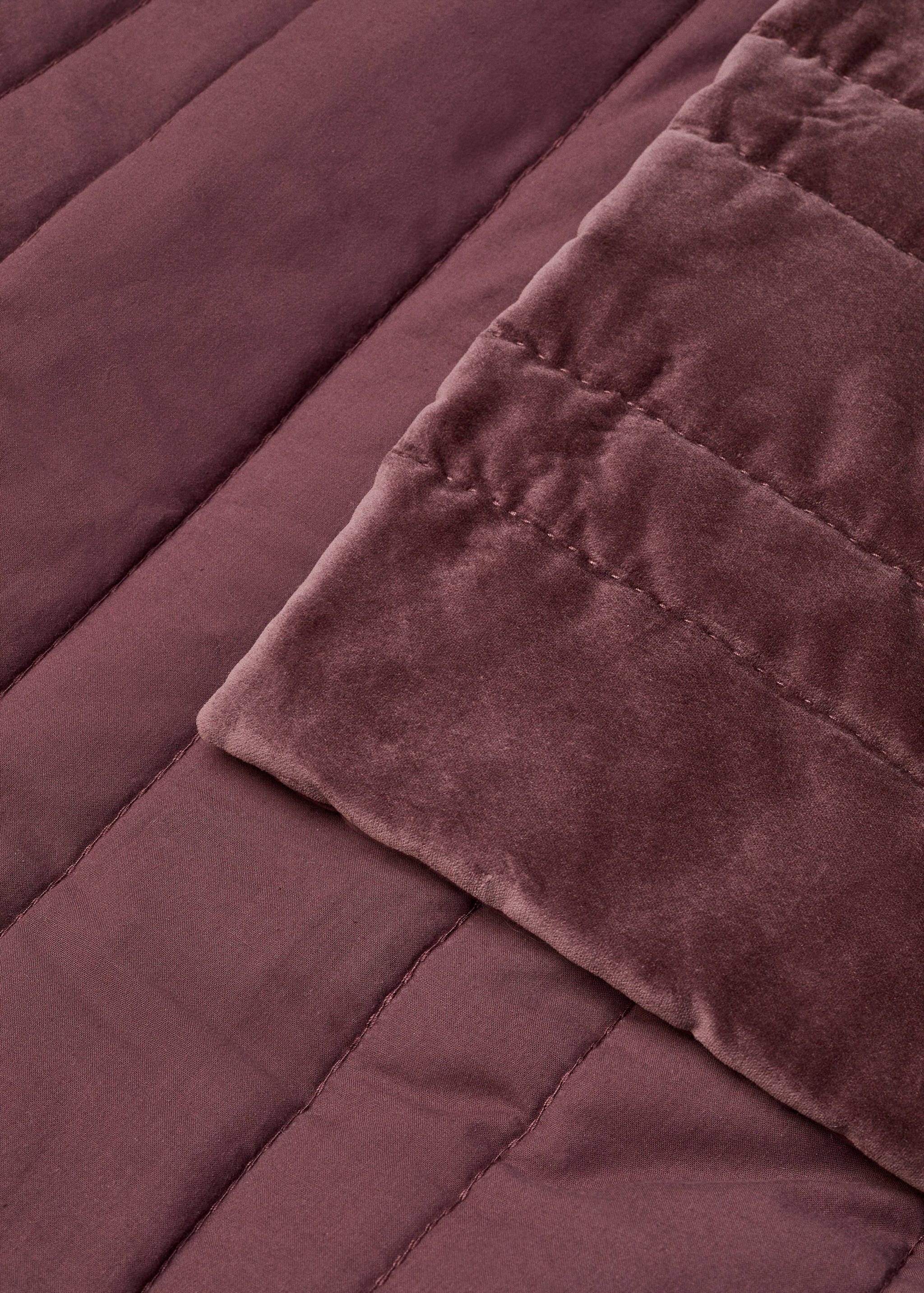 Velvet texture quilt - Details of the article 2