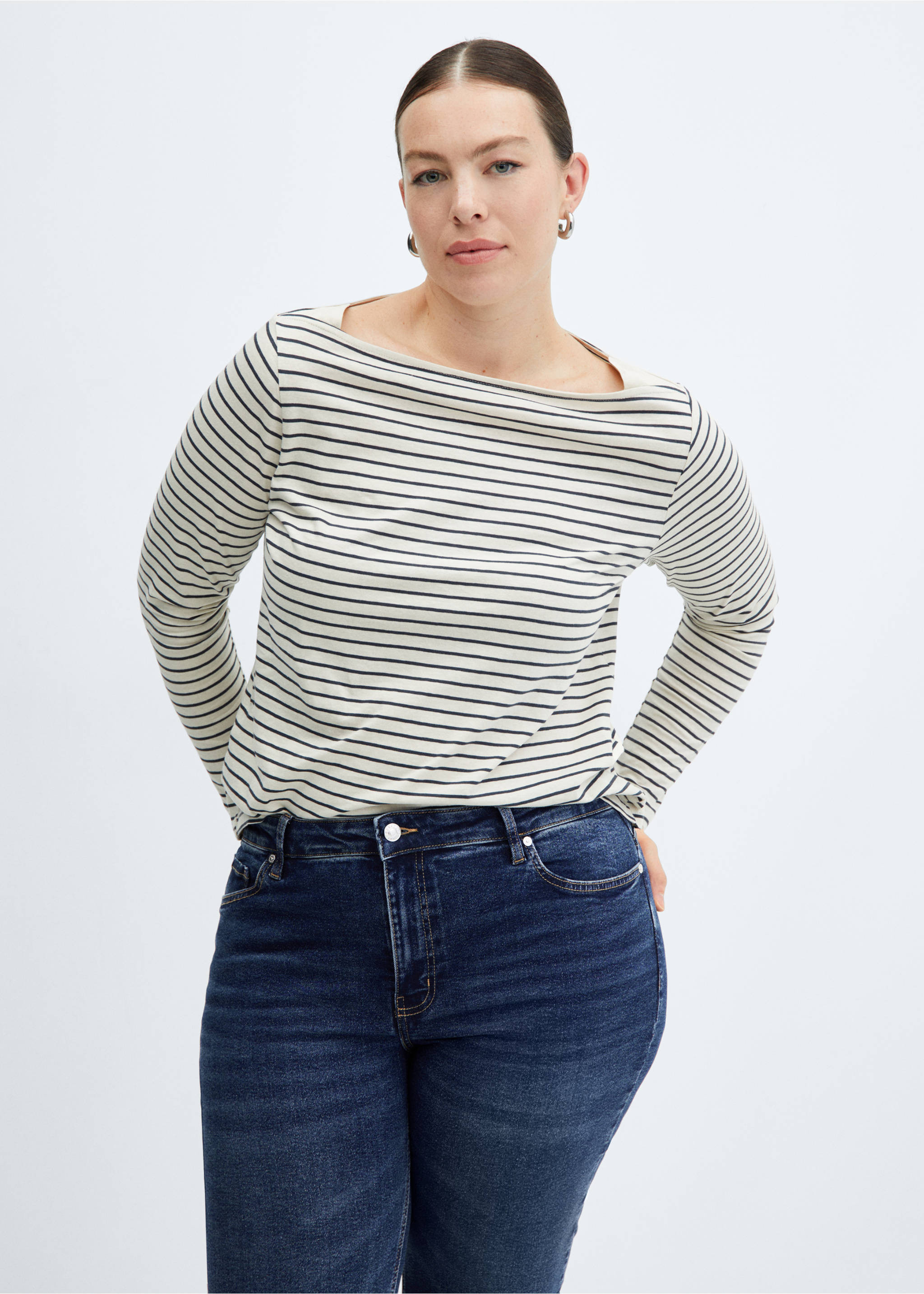 Sienna flared cropped jeans - Details of the article 5, Dark Blue. Ref: 67000355-00.