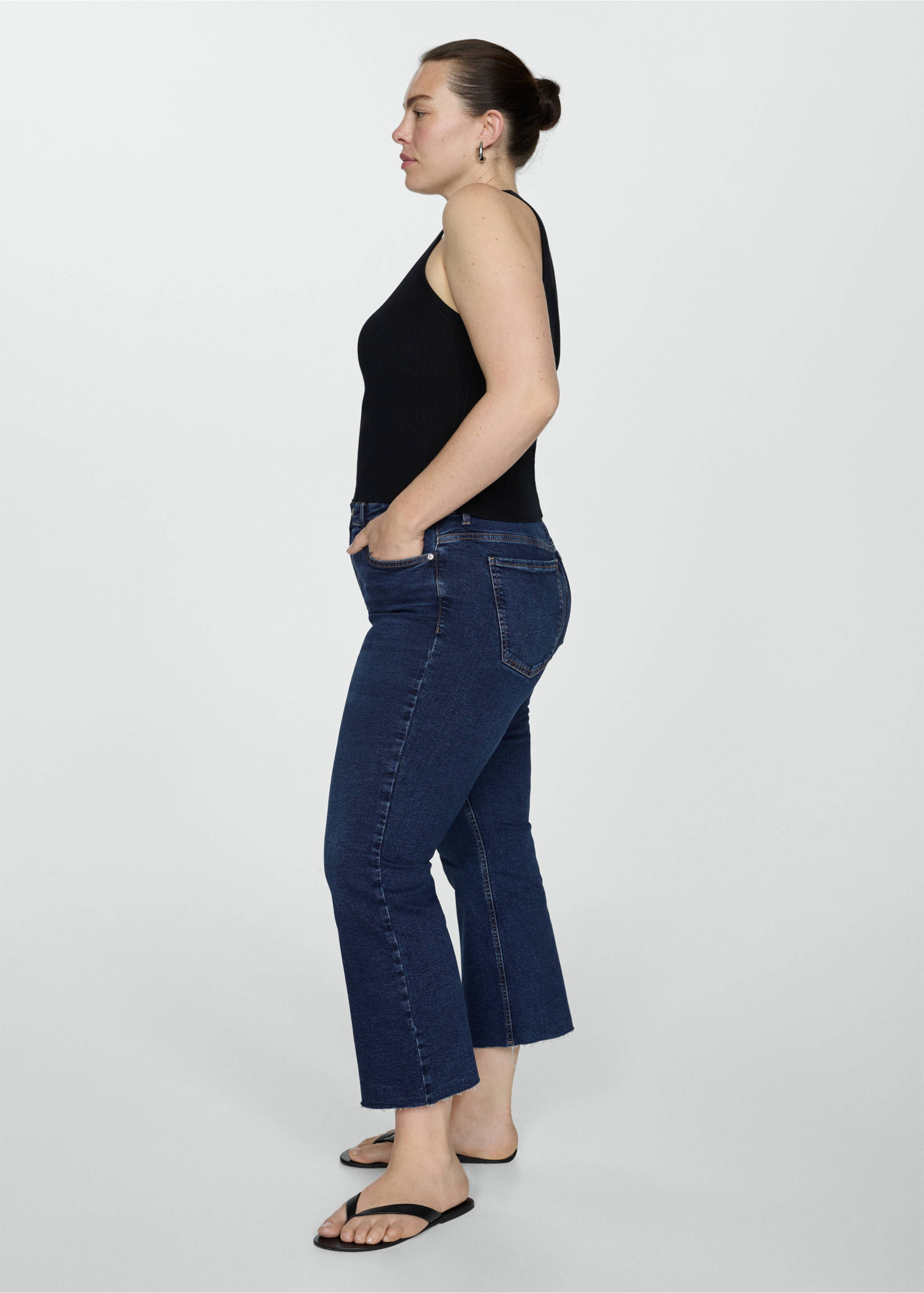 Sienna flared cropped jeans - Details of the article 4, Dark Blue. Ref: 67000355-00.